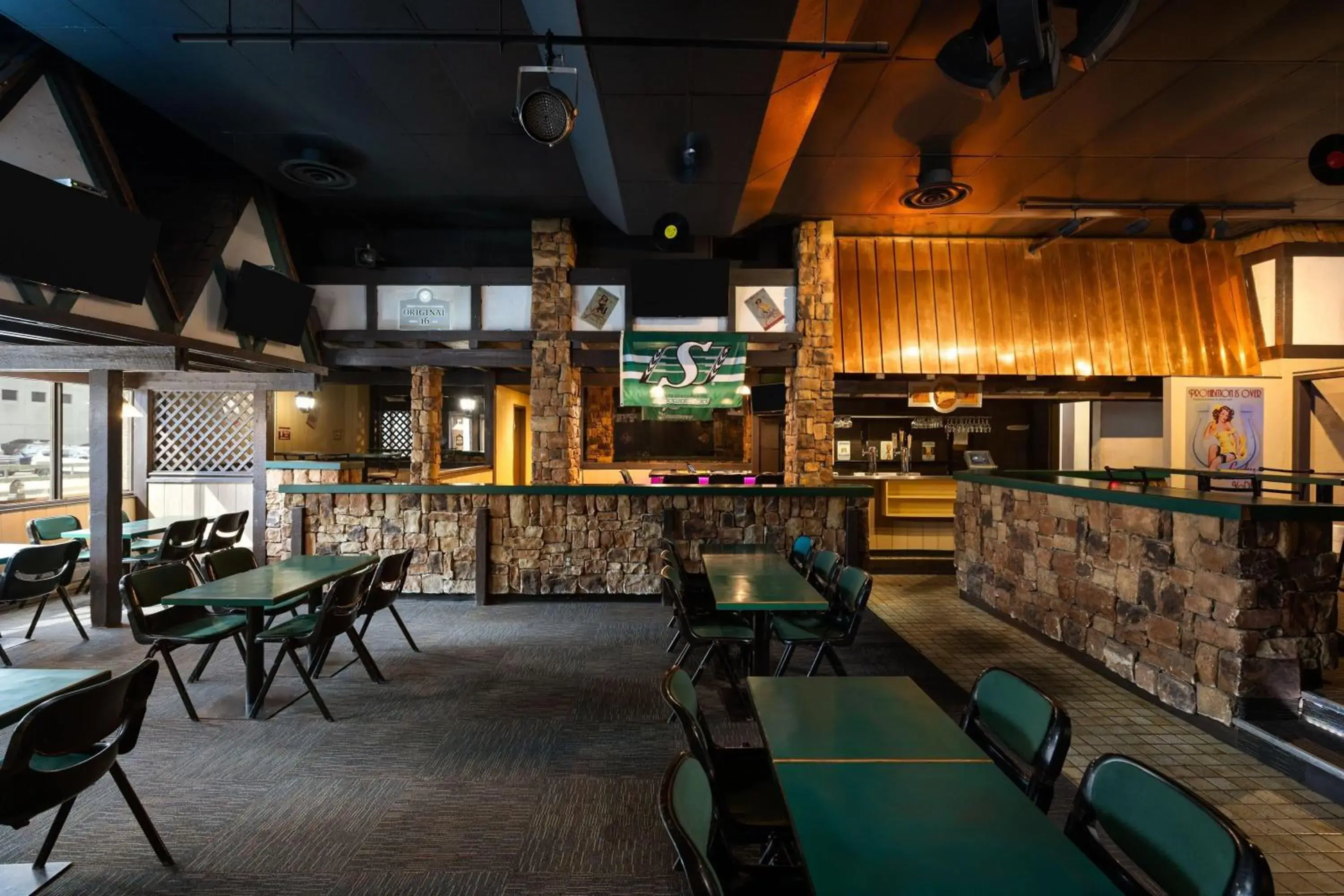 Lounge or bar in Ramada Plaza by Wyndham Regina Downtown Lounge or bar in Ramada Plaza by Wyndham Regina Downtown