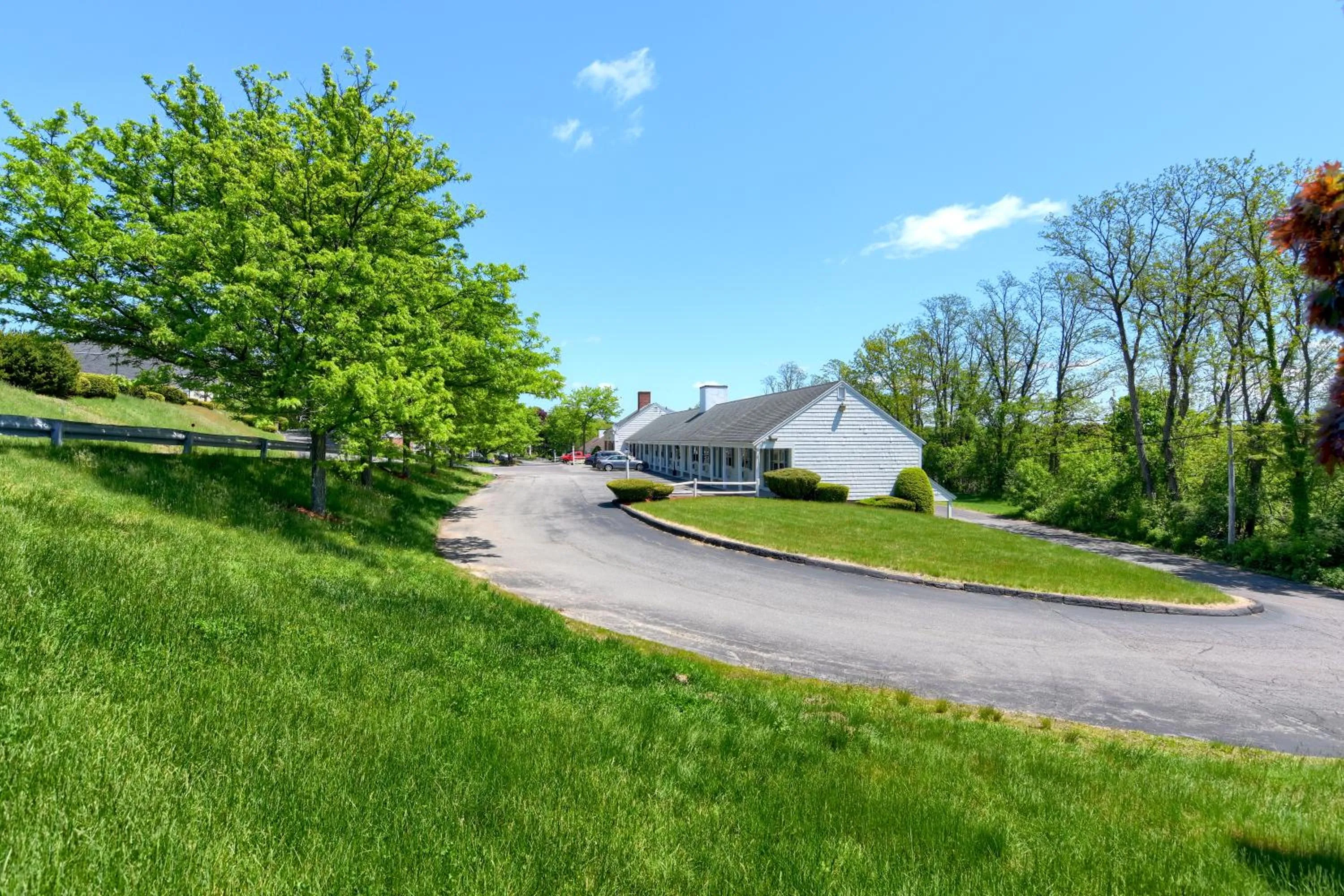 Natural landscape in Knight's Inn Boston/Danvers