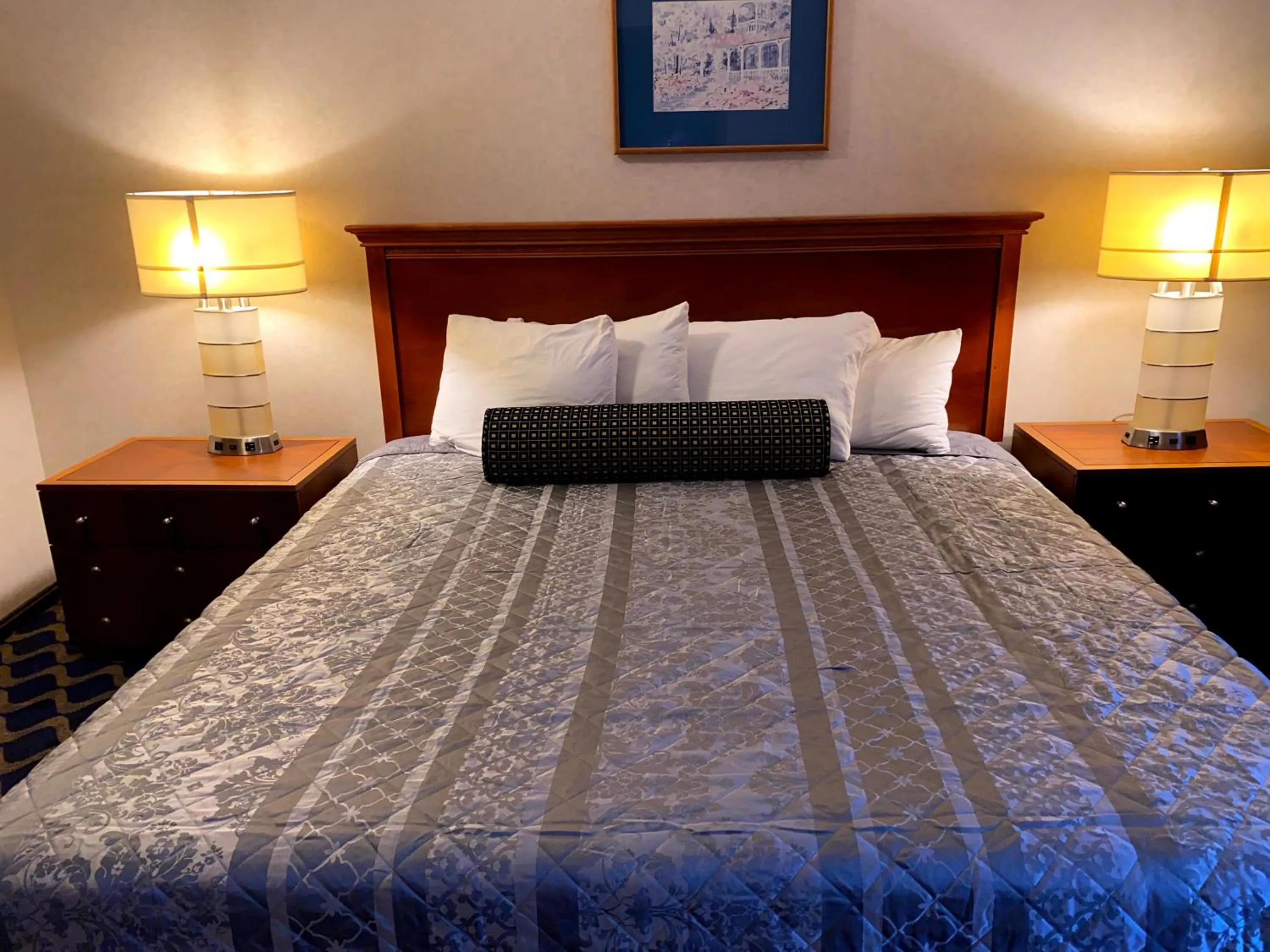 Bed in Economy Lodge 682 Main St Sturbridge