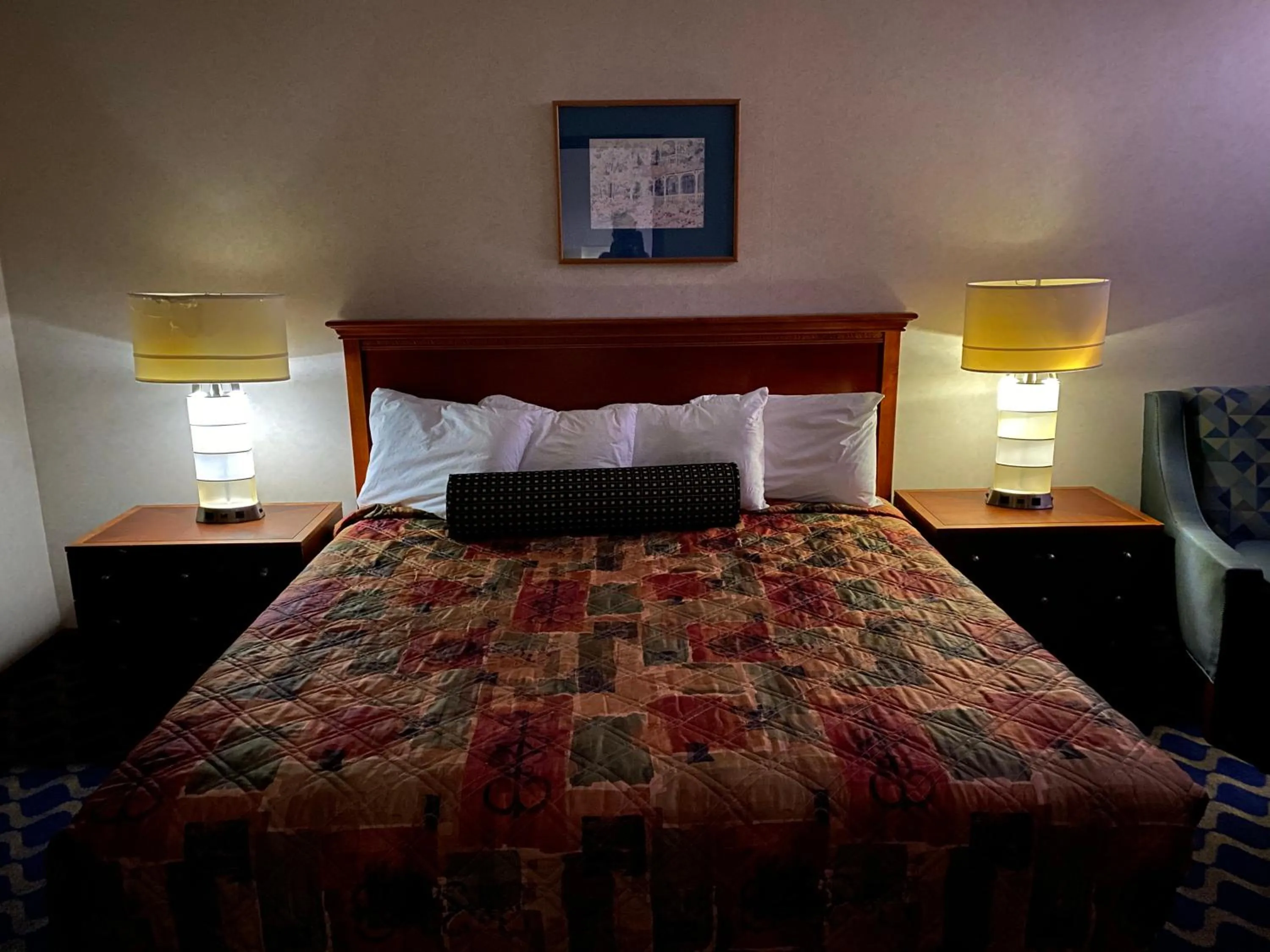 Bed in Economy Lodge 682 Main St Sturbridge