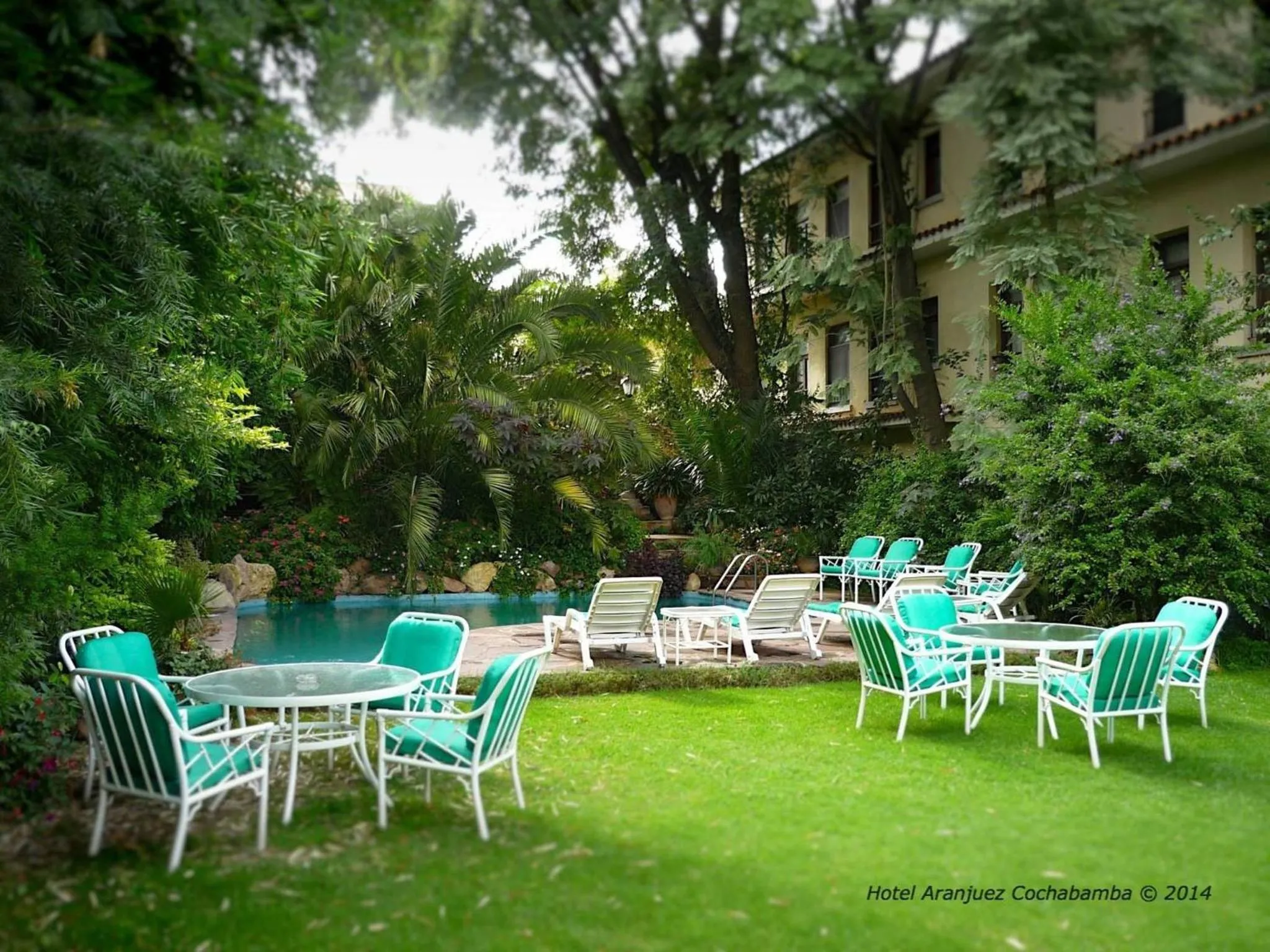 Swimming pool in Hotel Aranjuez Cochabamba