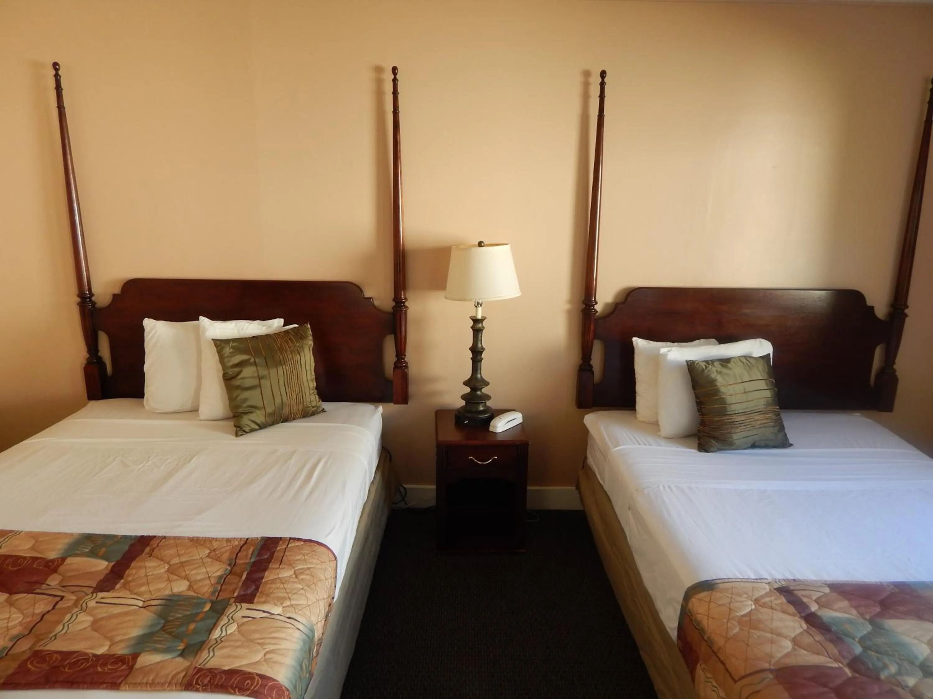 Decorative detail, Bed in Capri Motel