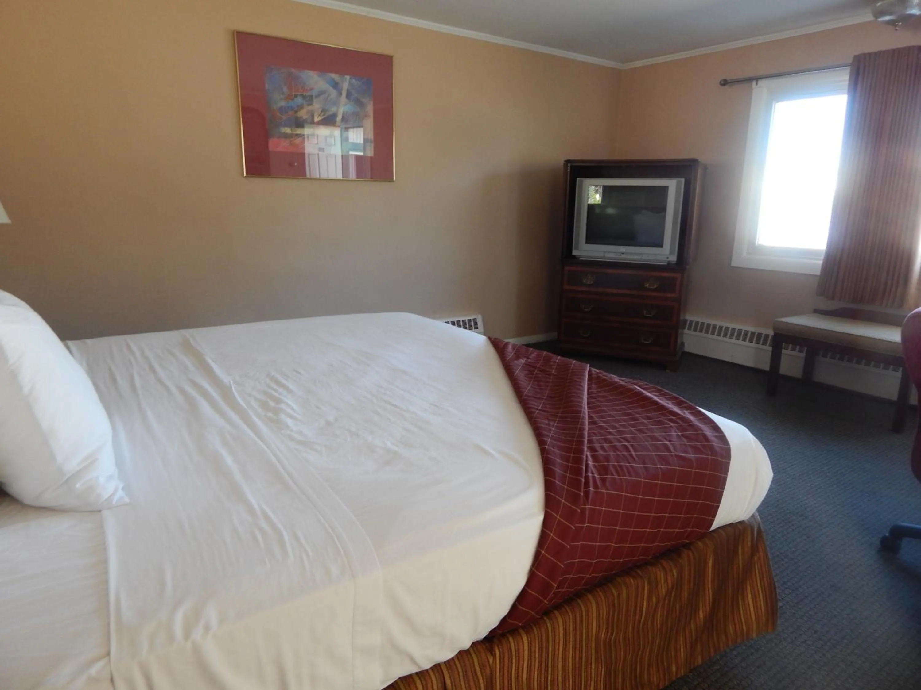 Day, Bed in Capri Motel