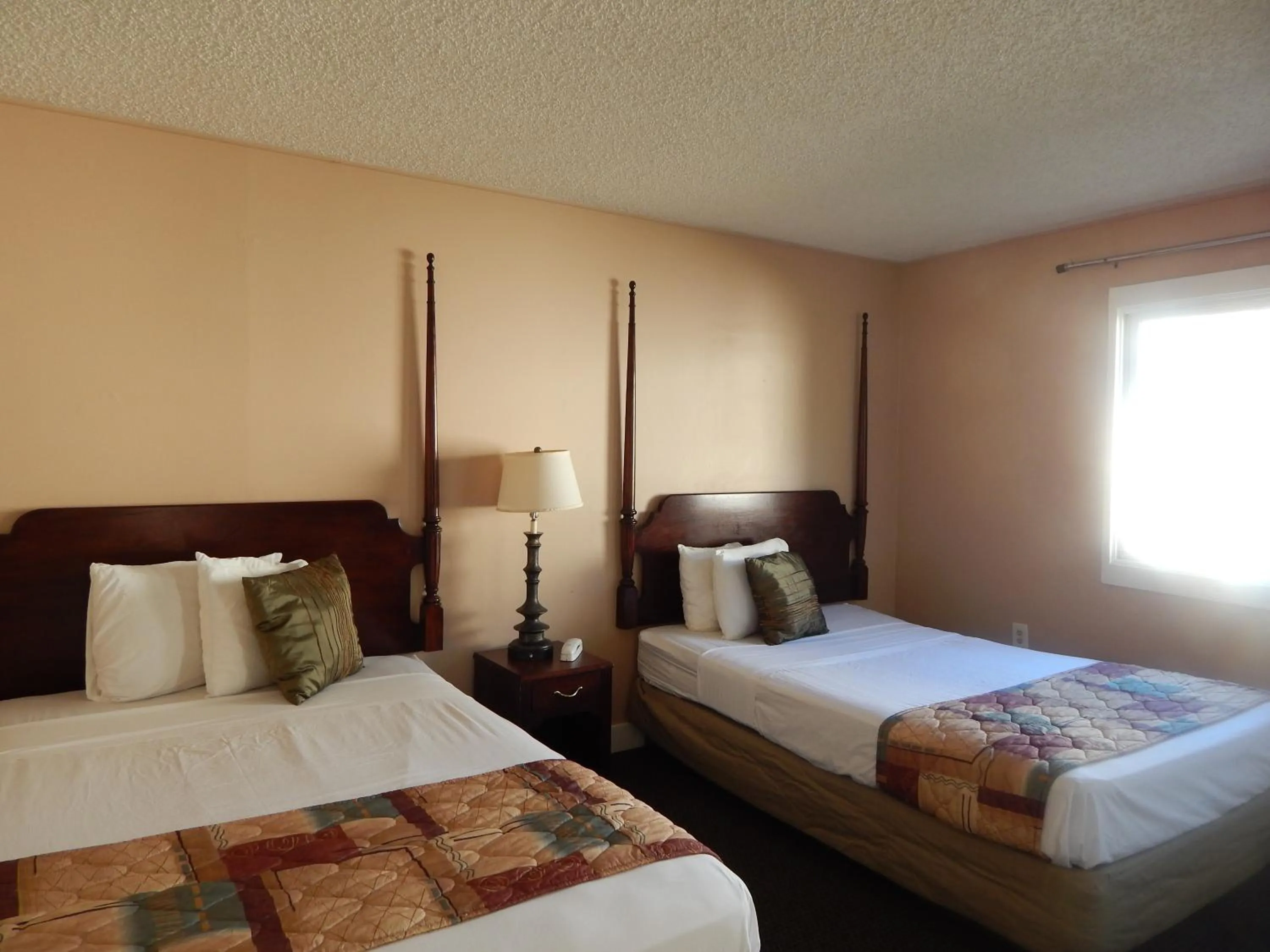 Day, Bed in Capri Motel