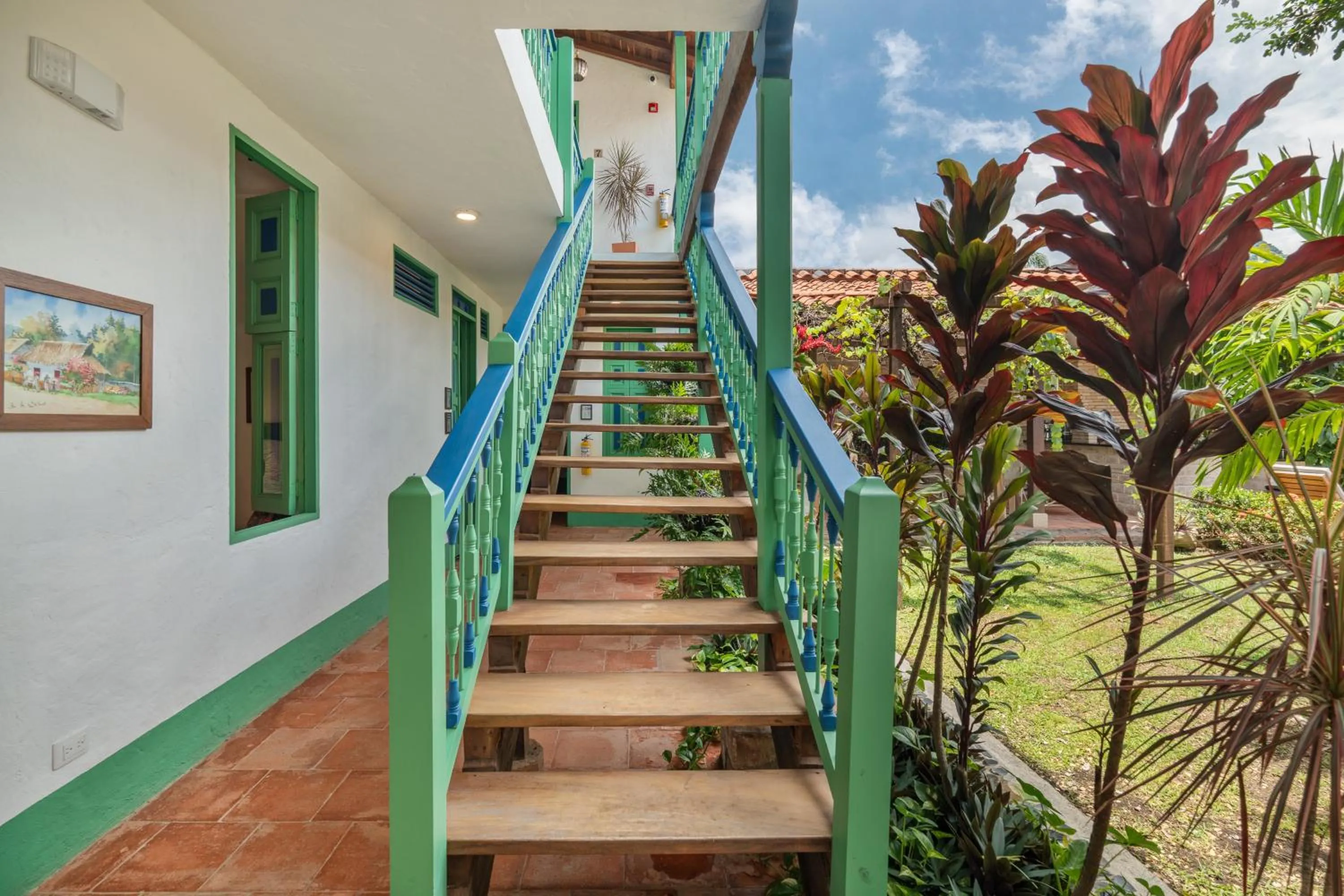 Inner courtyard view in Casa Cedrela Hotel Boutique -Cauca Viejo- Mayores de 14 años