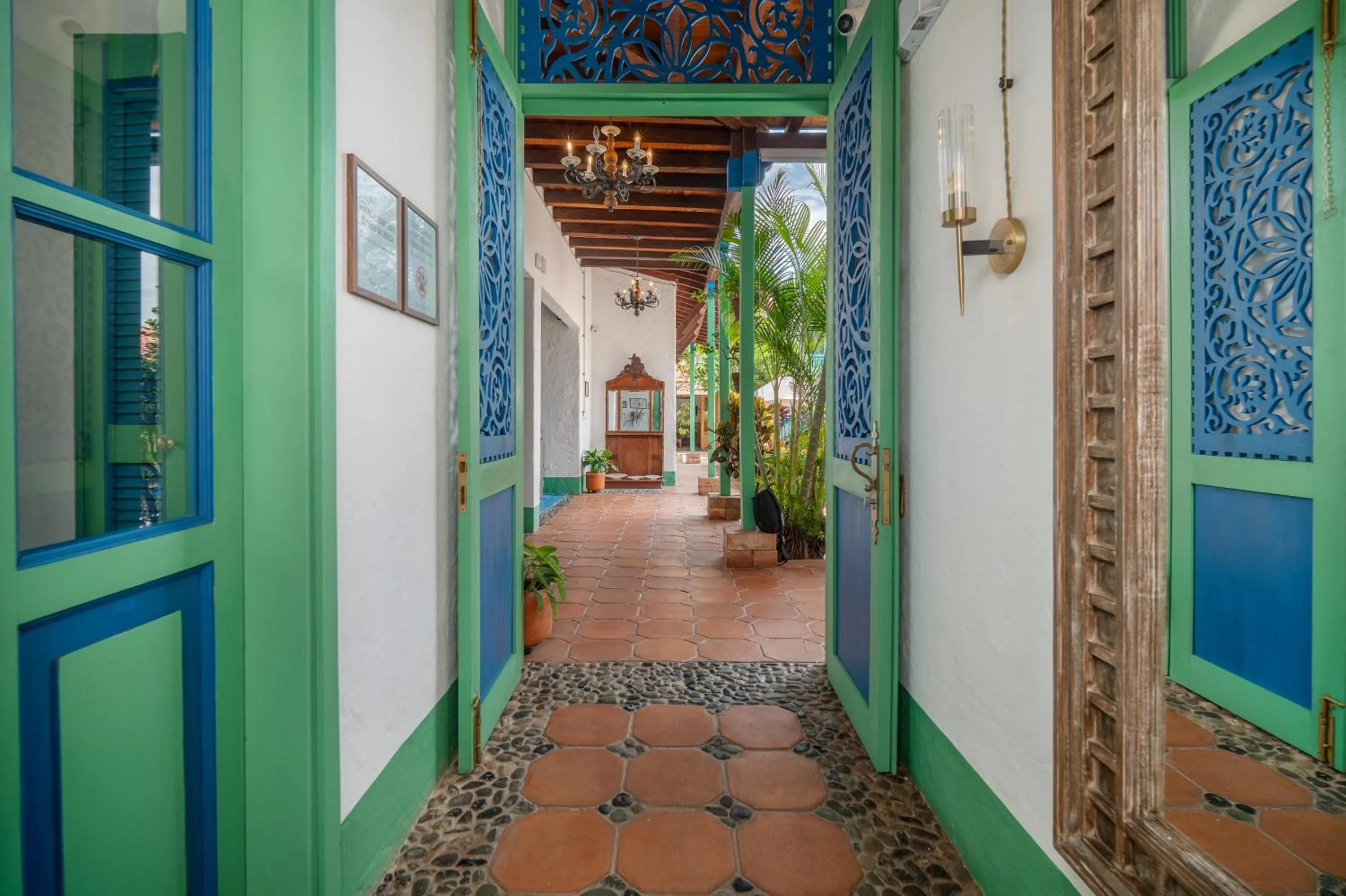 Inner courtyard view in Casa Cedrela Hotel Boutique -Cauca Viejo- Mayores de 14 años