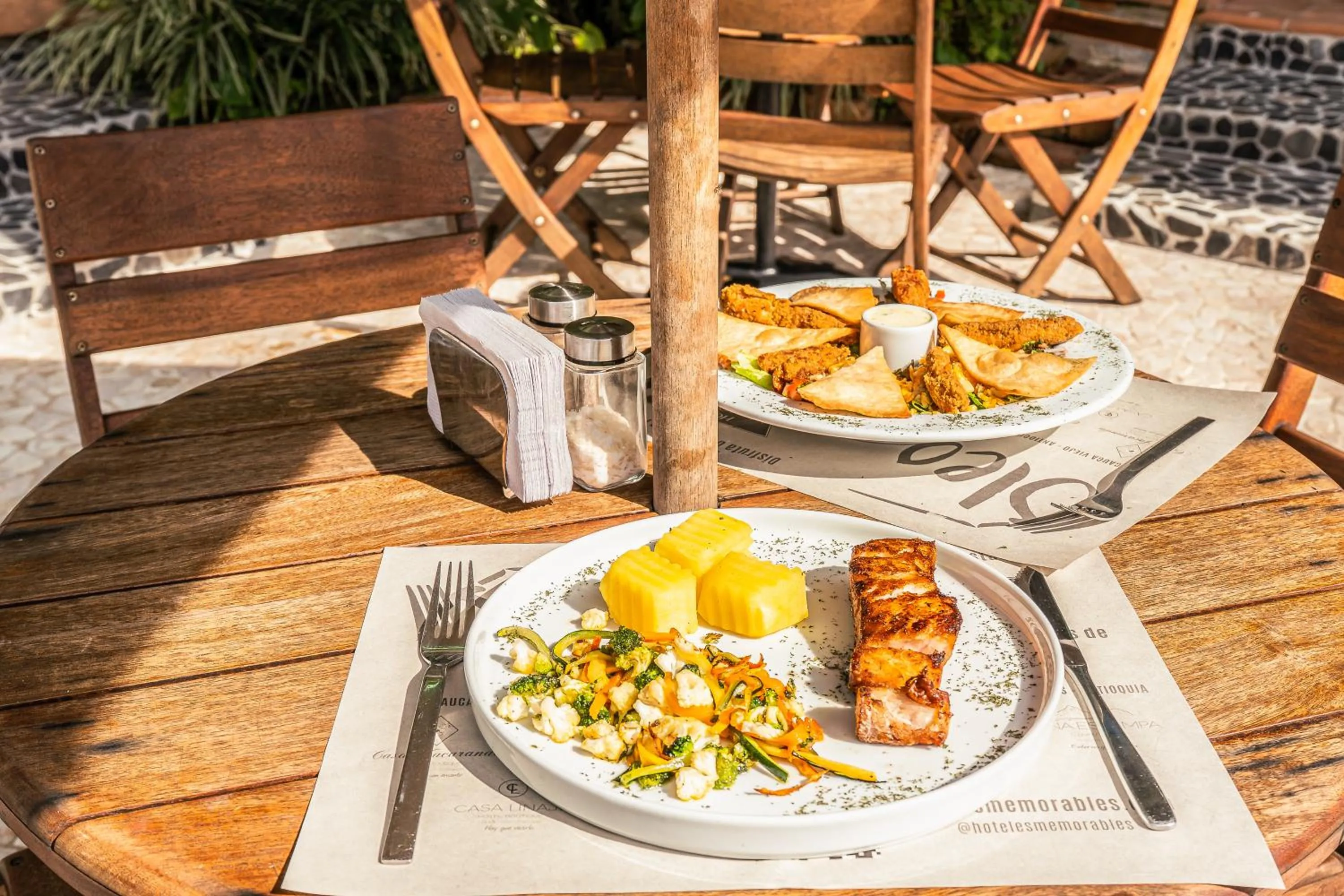 Food and drinks in Casa Cedrela Hotel Boutique -Cauca Viejo- Mayores de 14 años