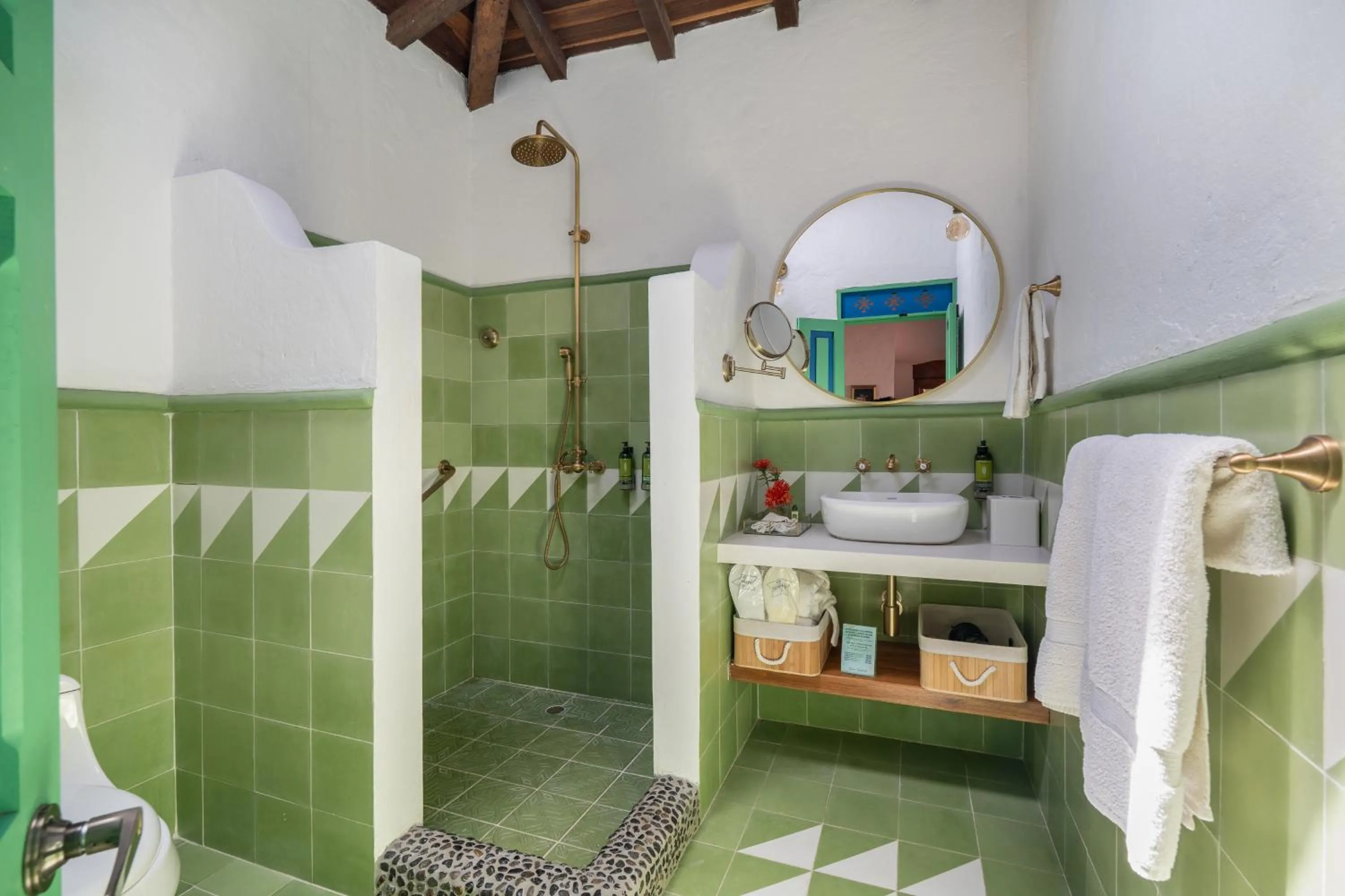 Shower in Casa Cedrela Hotel Boutique -Cauca Viejo- Mayores de 14 años