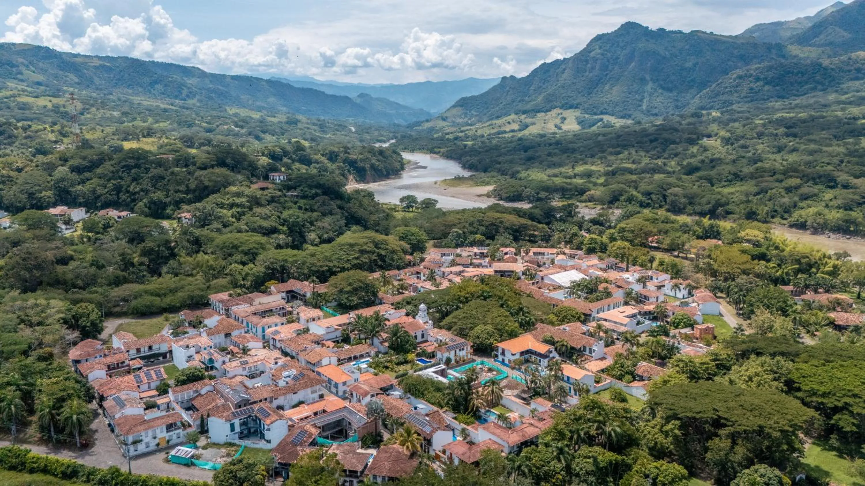 Nearby landmark in Casa Cedrela Hotel Boutique -Cauca Viejo- Mayores de 14 años