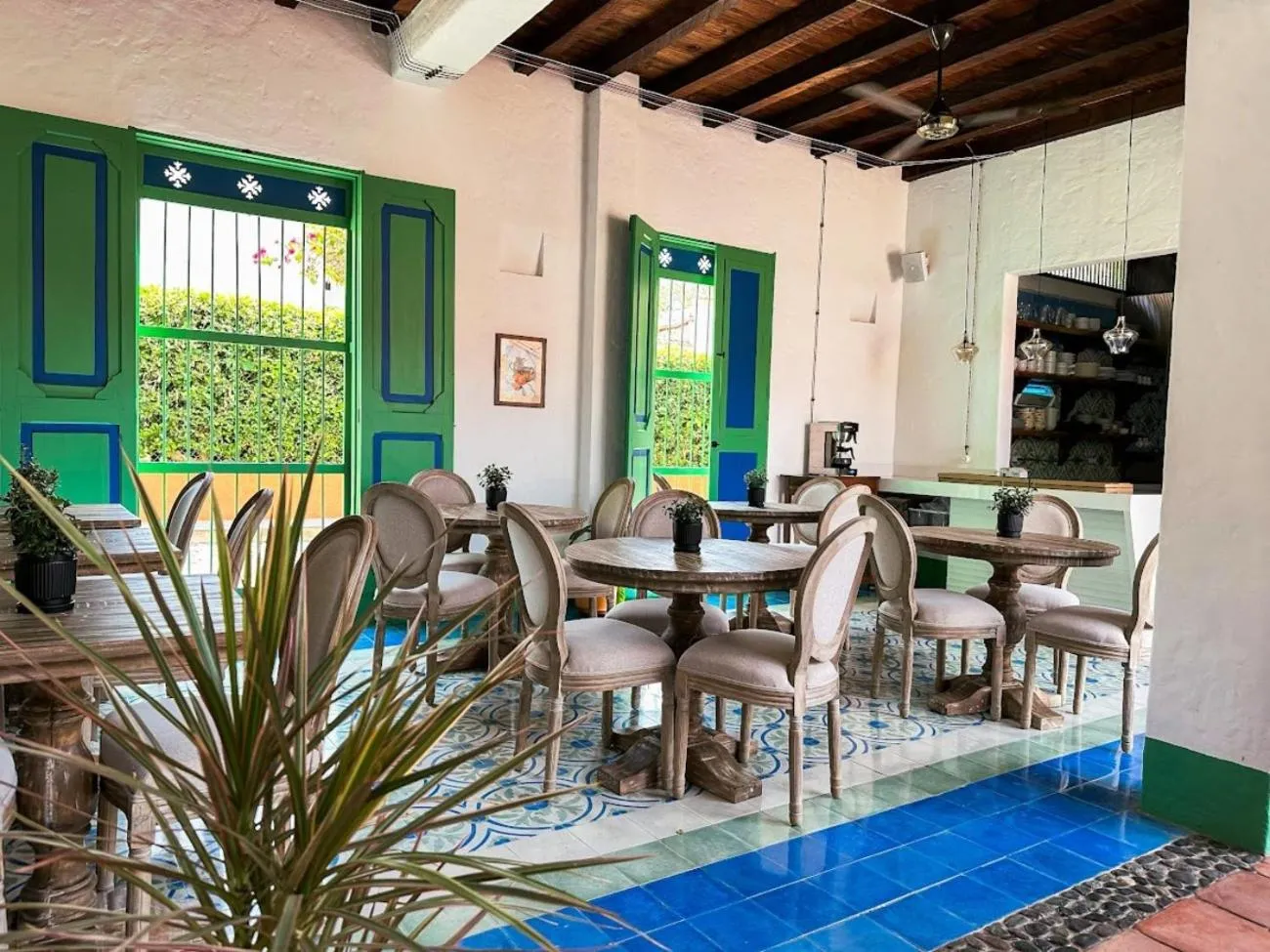 Restaurant/places to eat in Casa Cedrela Hotel Boutique -Cauca Viejo- Mayores de 14 años