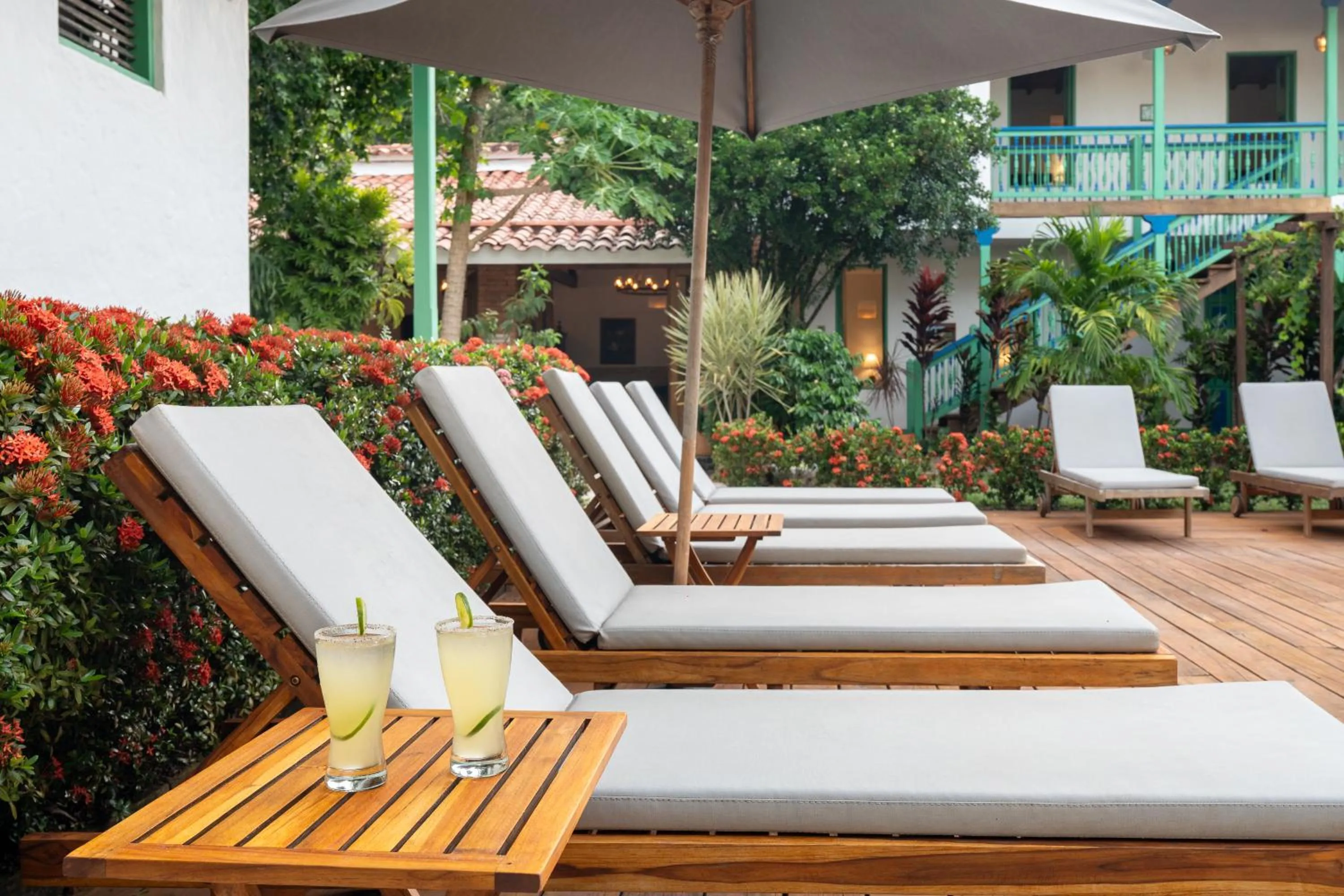 Swimming pool in Casa Cedrela Hotel Boutique -Cauca Viejo- Mayores de 14 años