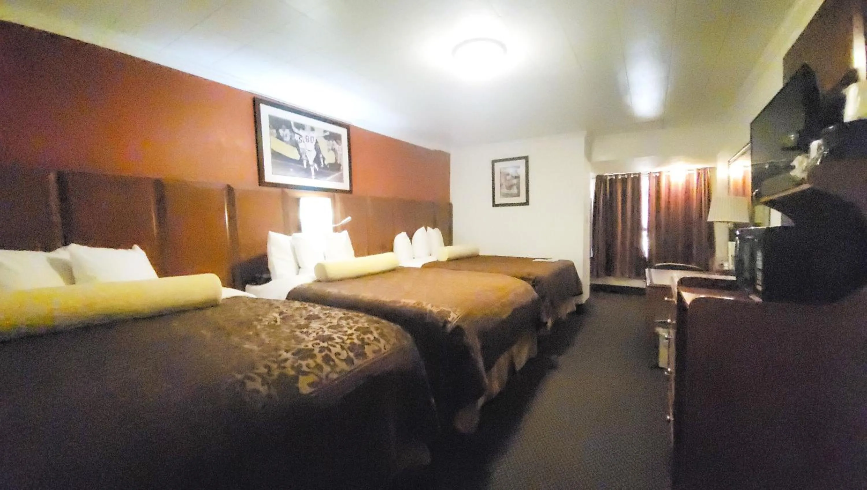 Bedroom, Bed in Mountain Star Inn