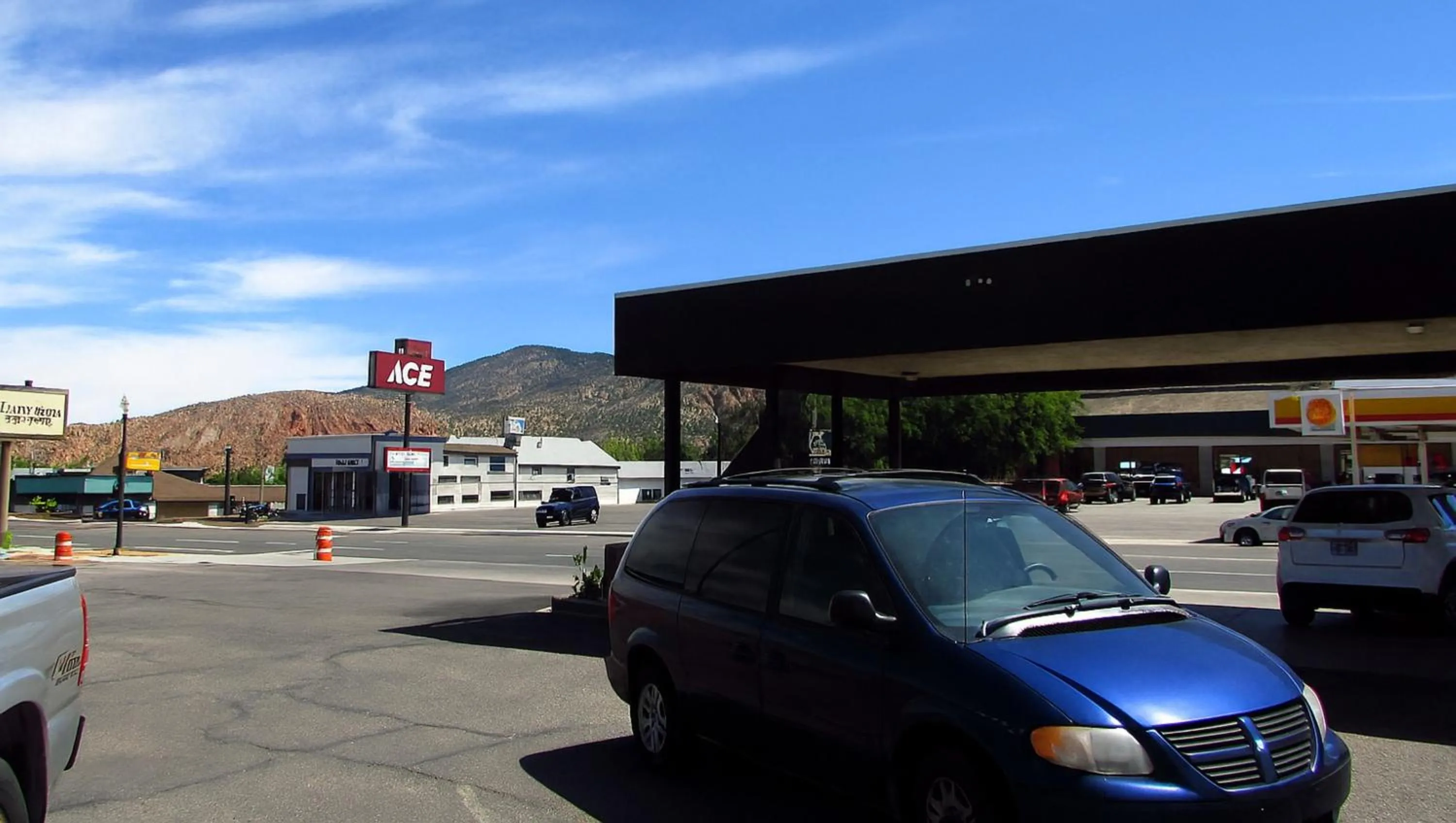Property building in Mountain Star Inn