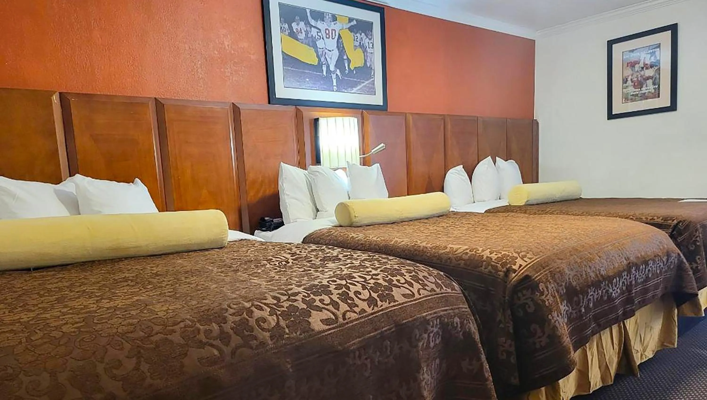 Bedroom, Bed in Mountain Star Inn