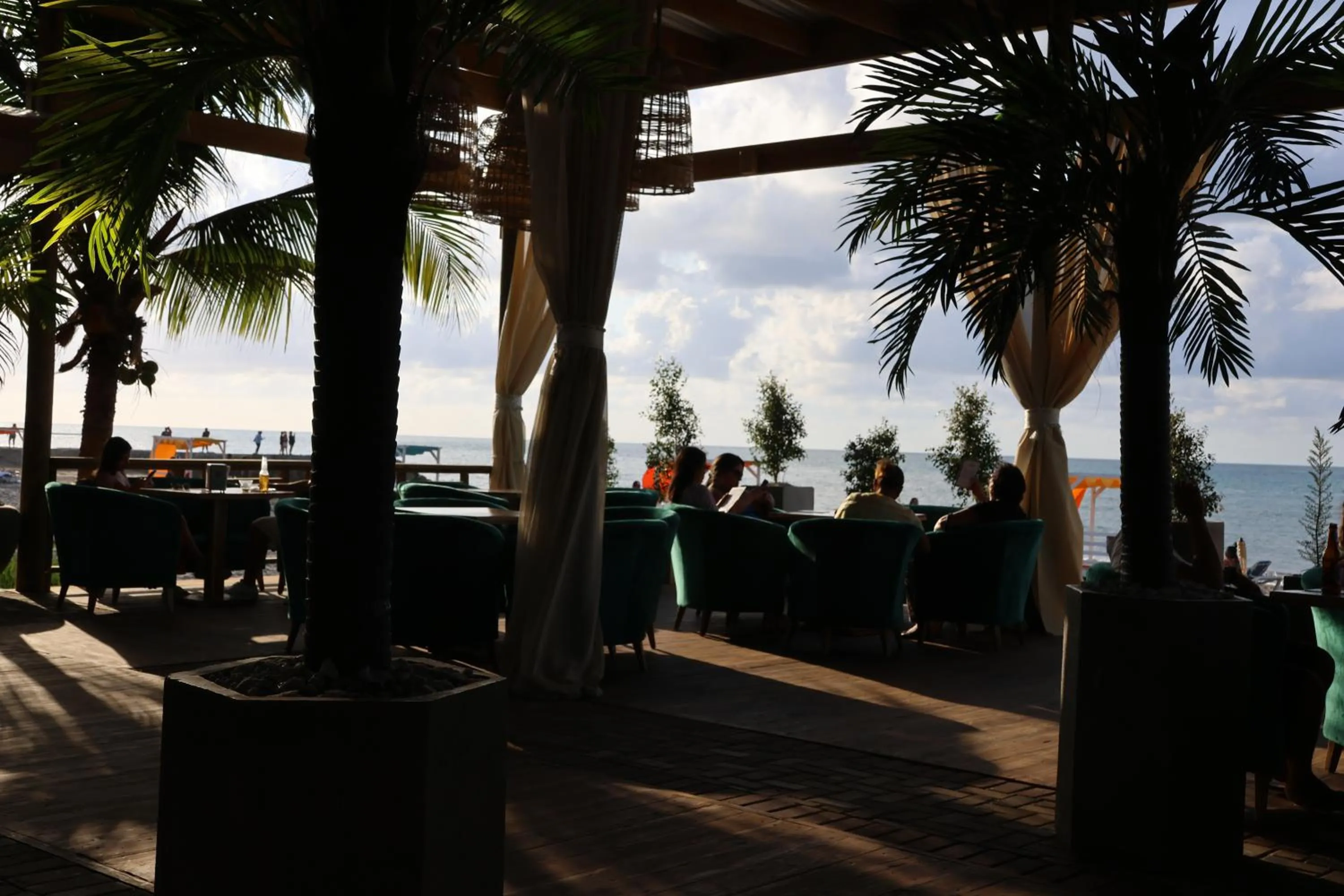Restaurant/places to eat in Hotel Partenon Beach
