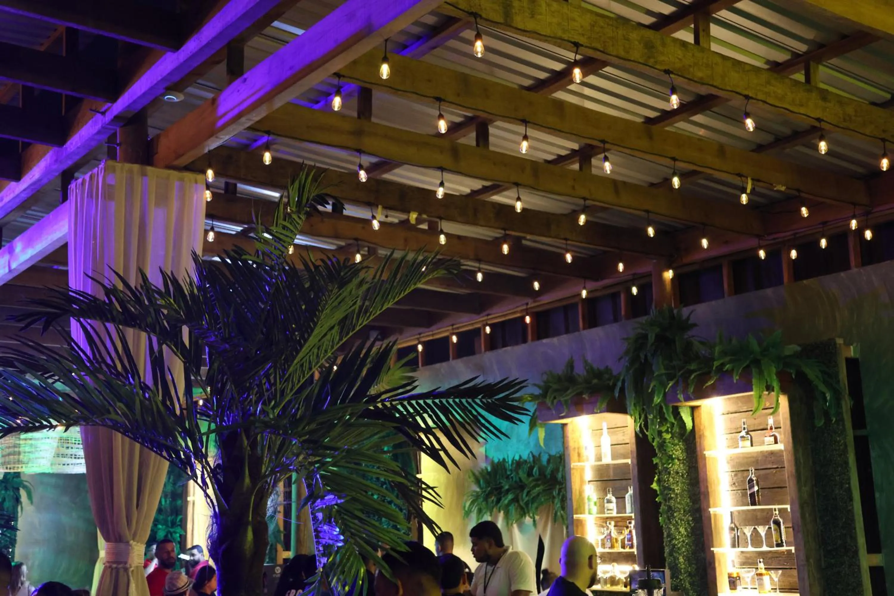 Restaurant/places to eat in Hotel Partenon Beach