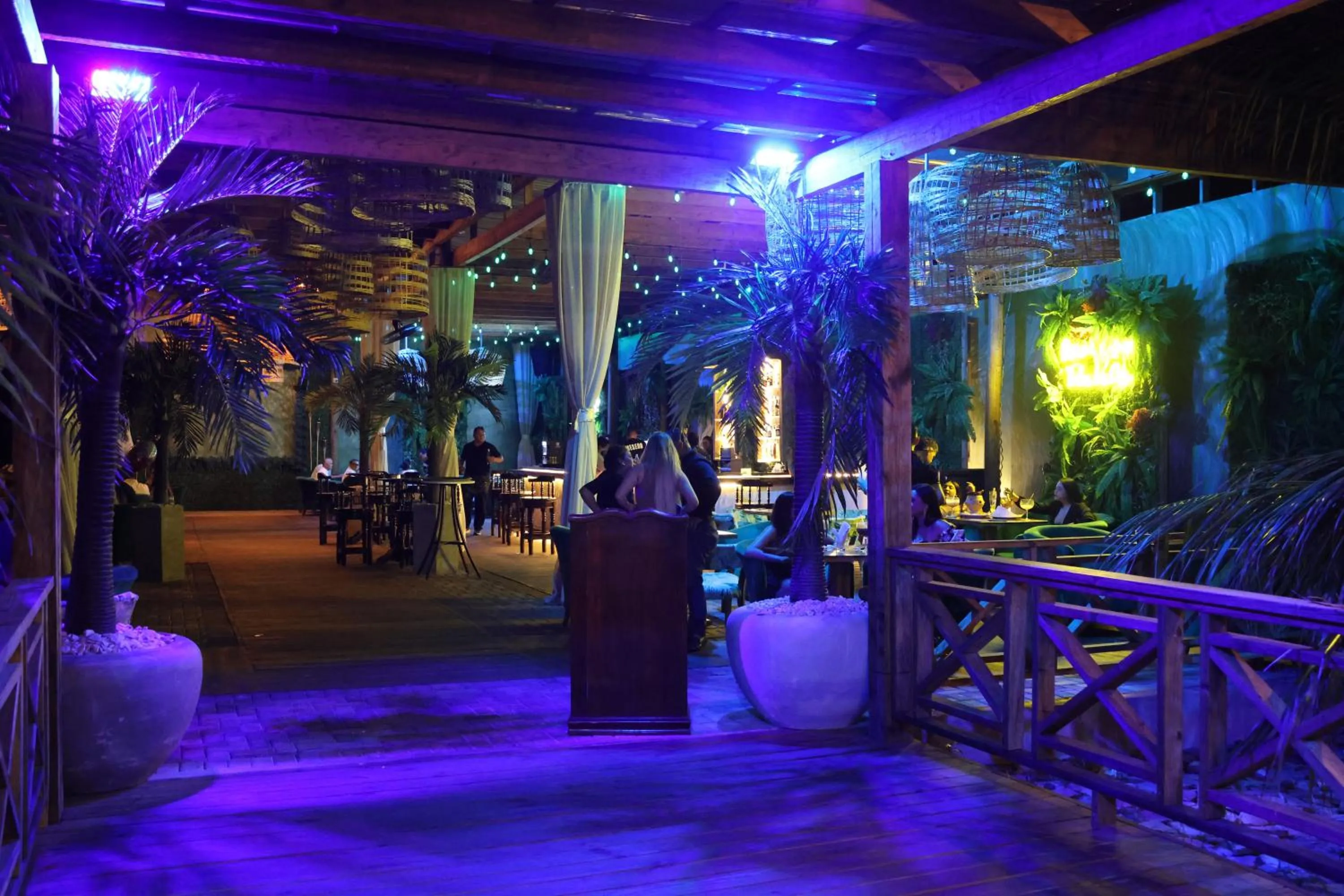 Restaurant/places to eat in Hotel Partenon Beach