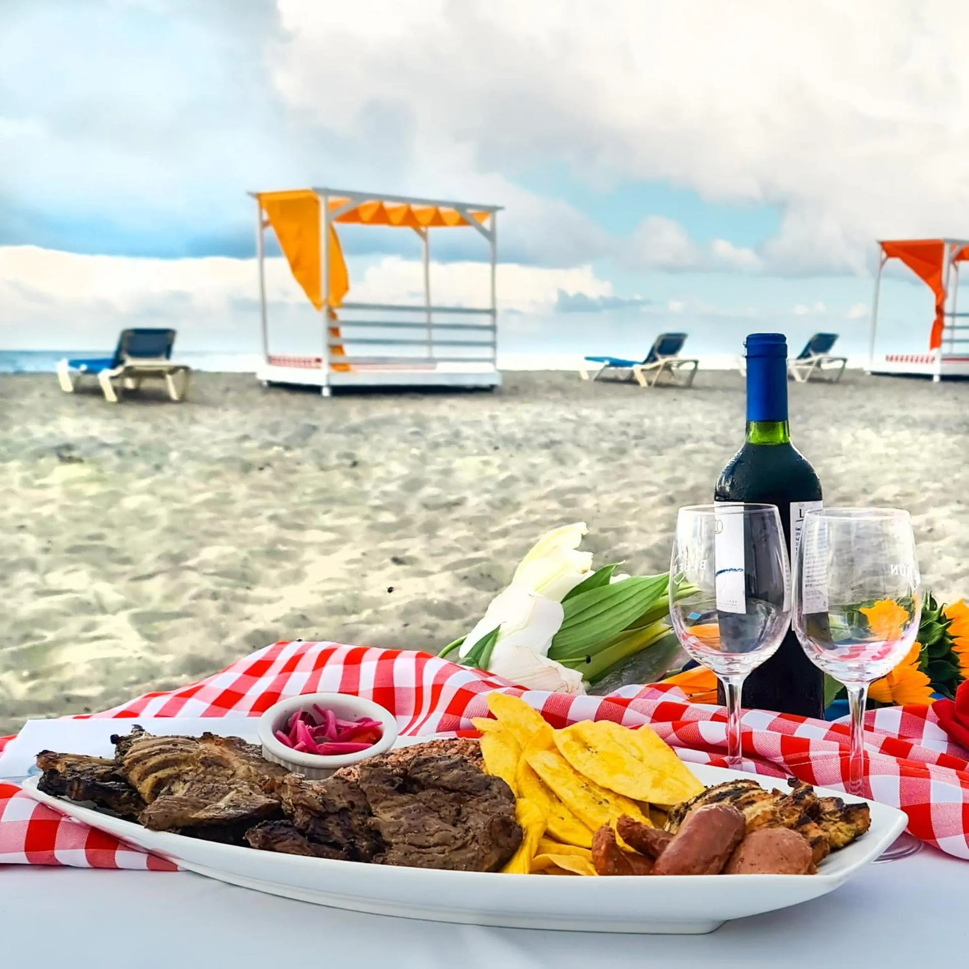 Restaurant/places to eat in Hotel Partenon Beach