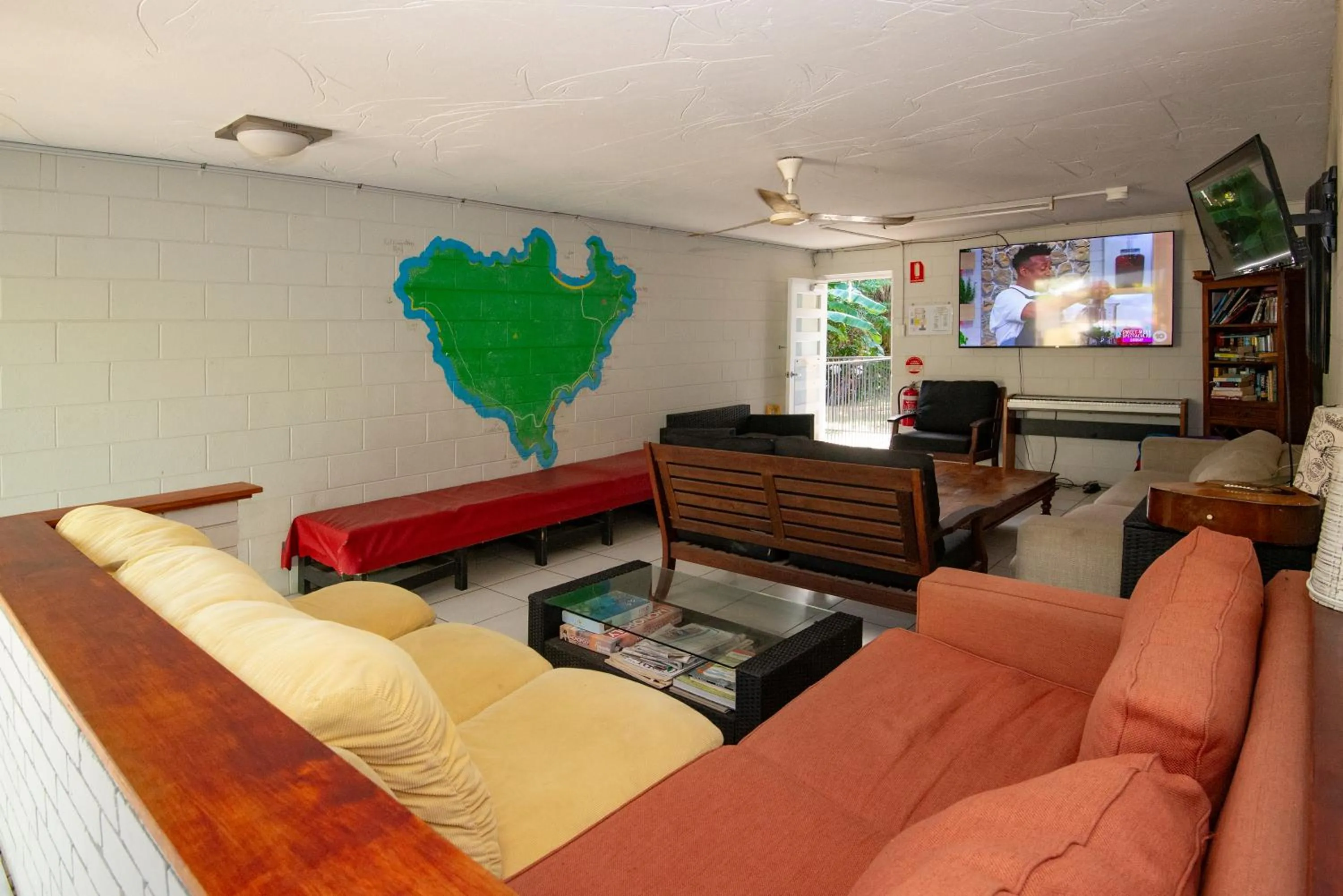 Communal lounge/ TV room in CStay