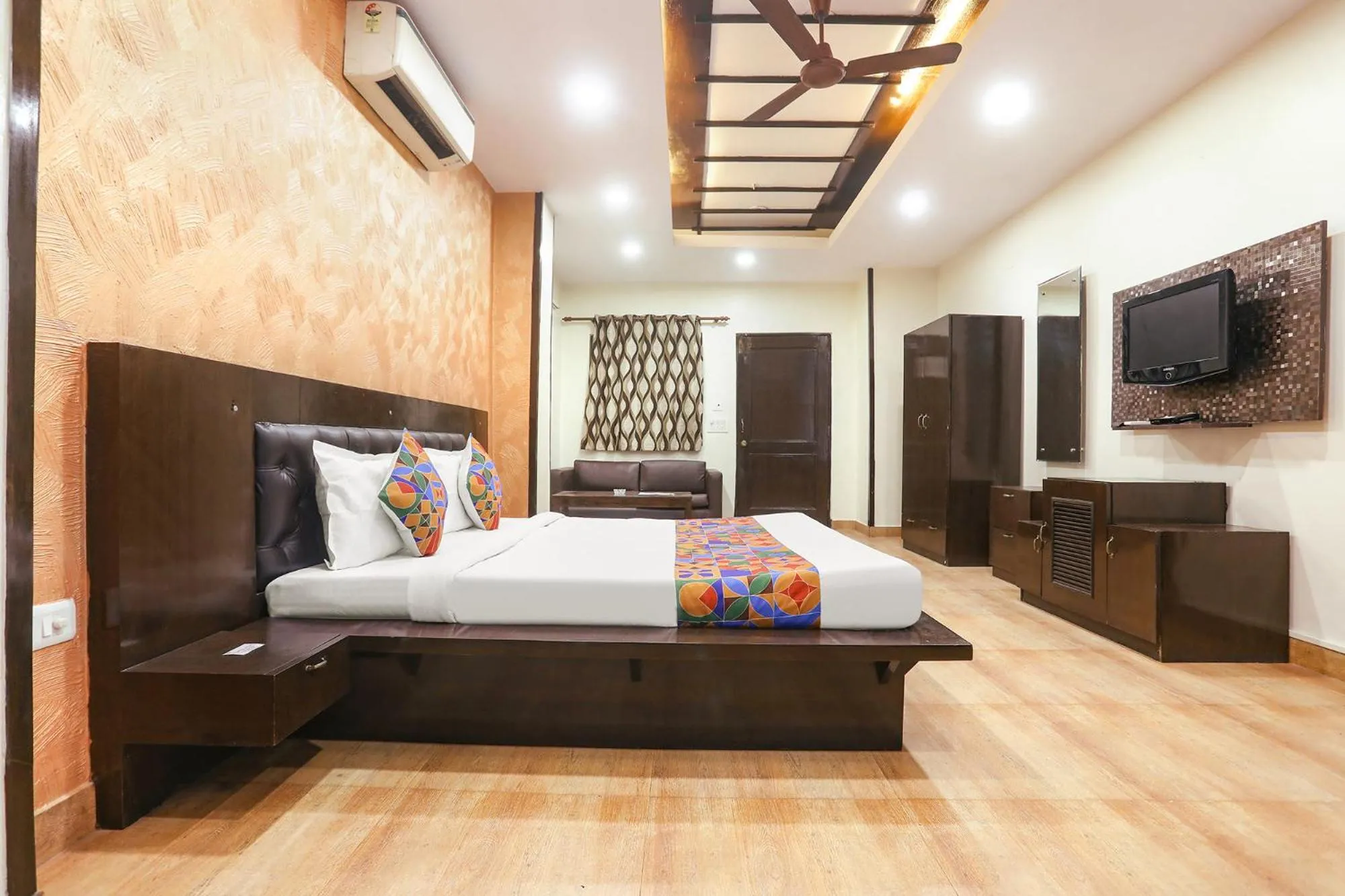 Bed in Via Rajdeep Palace