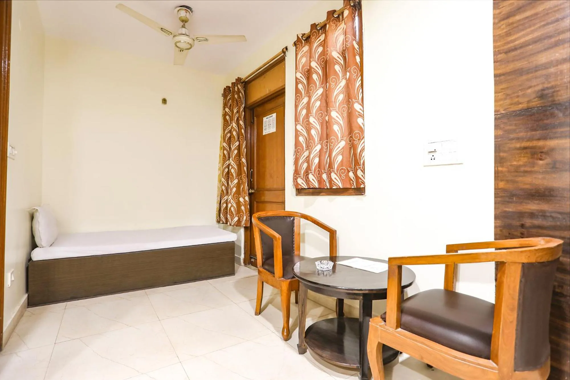 Seating area, Bed in Via Rajdeep Palace