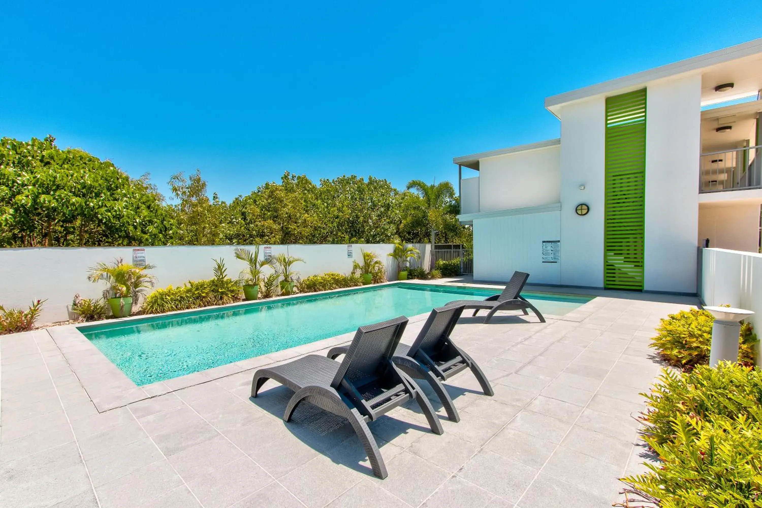 Swimming pool in Mackay Oceanside Central Hotel Official Swimming pool in Mackay Oceanside Central Hotel Official