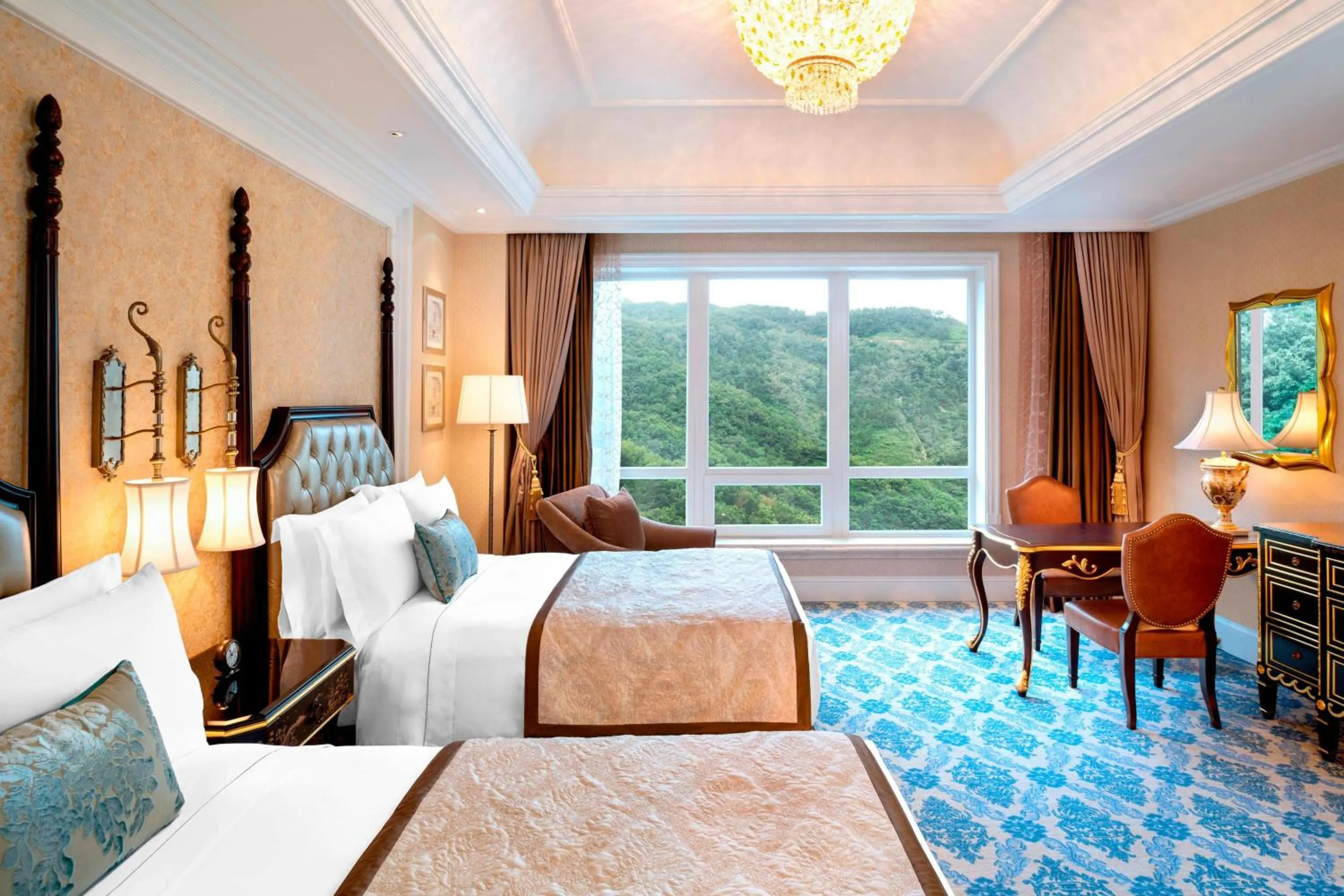 Bedroom, Bed in The Castle Hotel, a Luxury Collection Hotel, Dalian