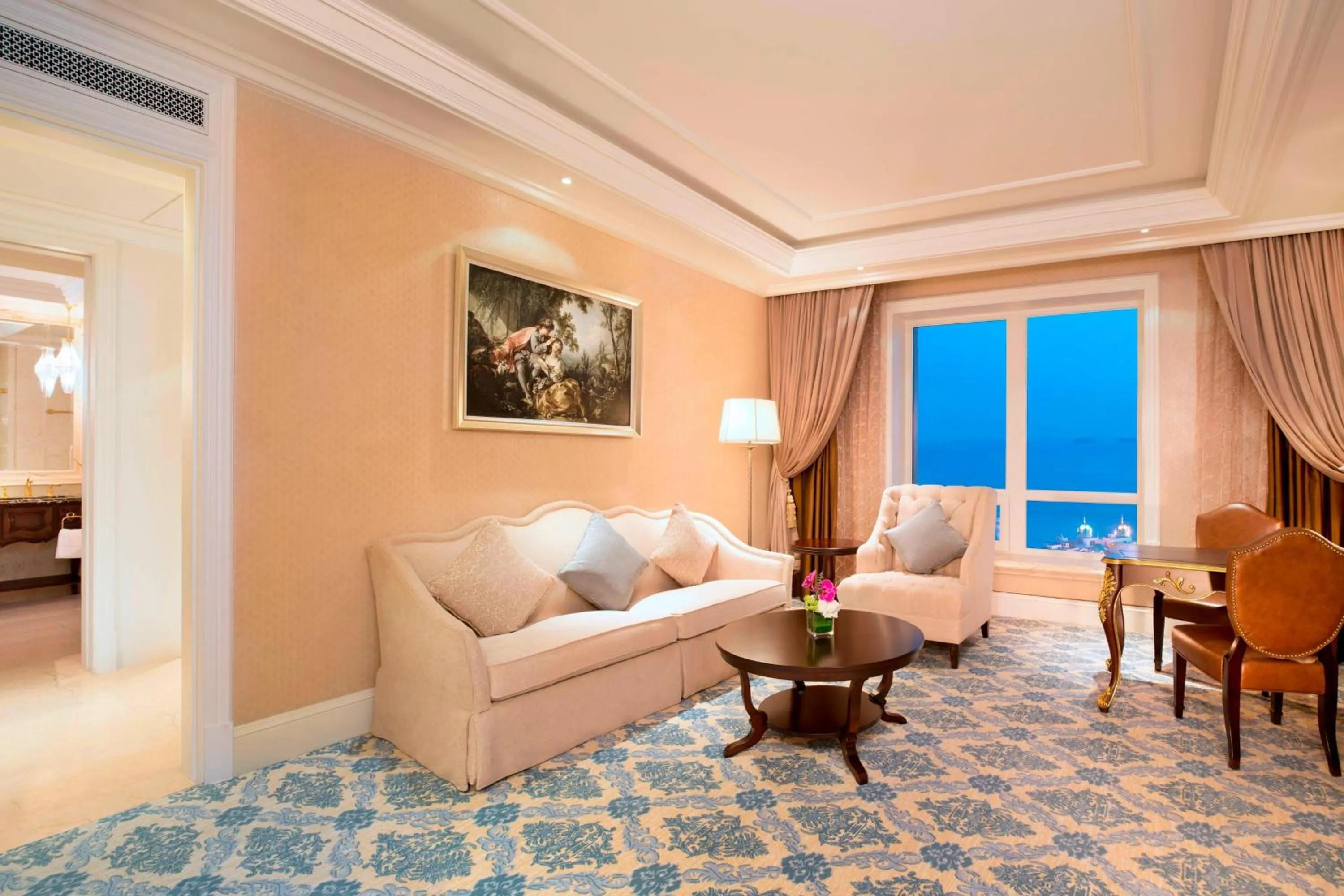 Living room in The Castle Hotel, a Luxury Collection Hotel, Dalian