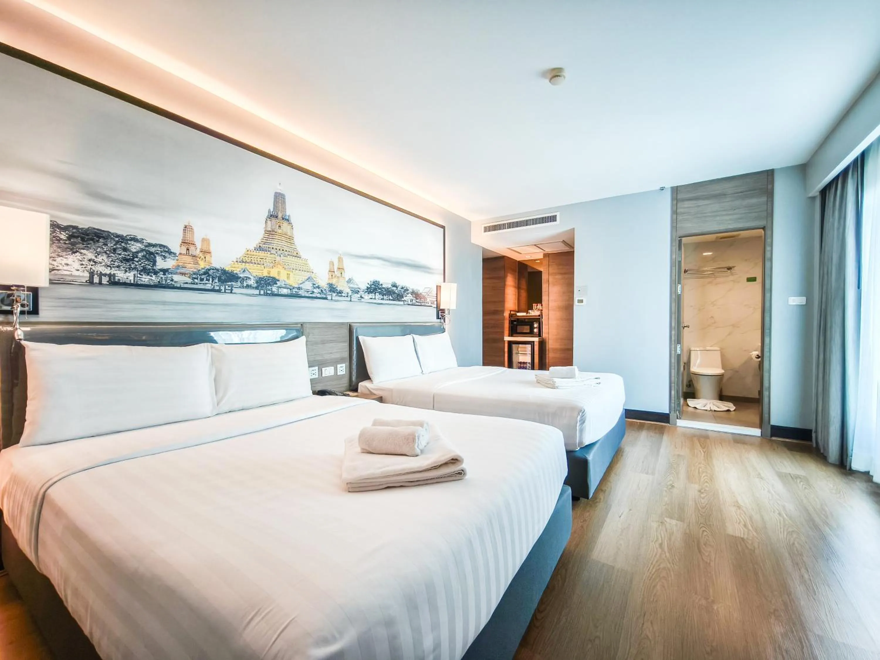 Bed in Citrus Sukhumvit 11 by Compass Hospitality