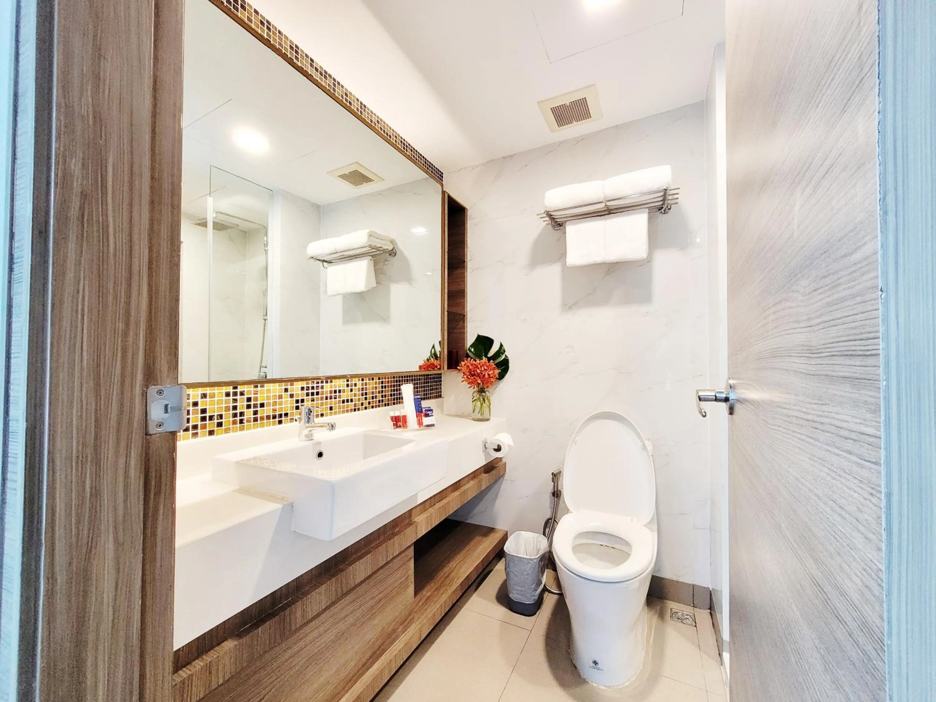 Bathroom in Citrus Sukhumvit 11 by Compass Hospitality
