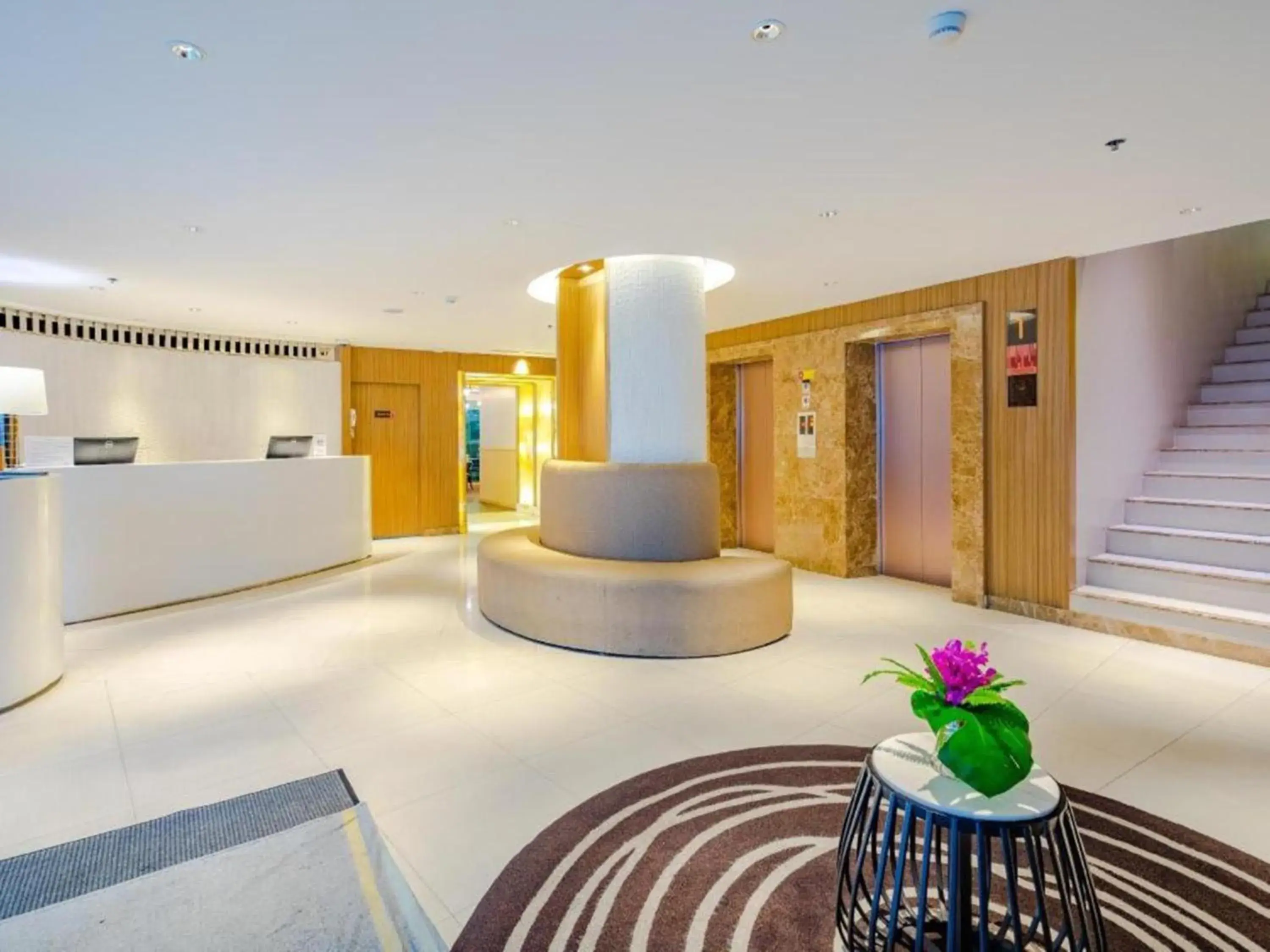 Lobby or reception in Citrus Sukhumvit 11 by Compass Hospitality Lobby or reception in Citrus Sukhumvit 11 by Compass Hospitality