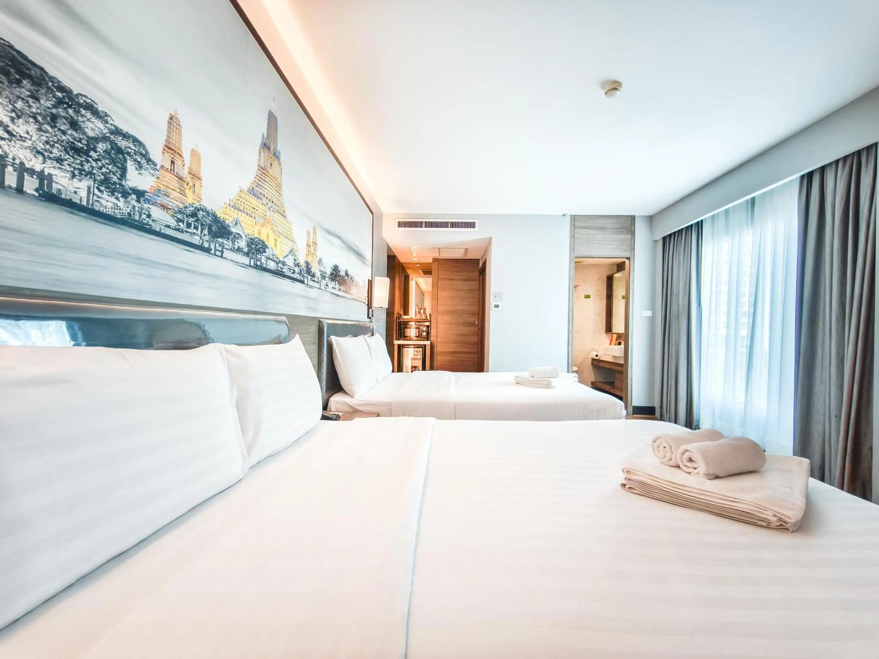 Bed in Citrus Sukhumvit 11 by Compass Hospitality