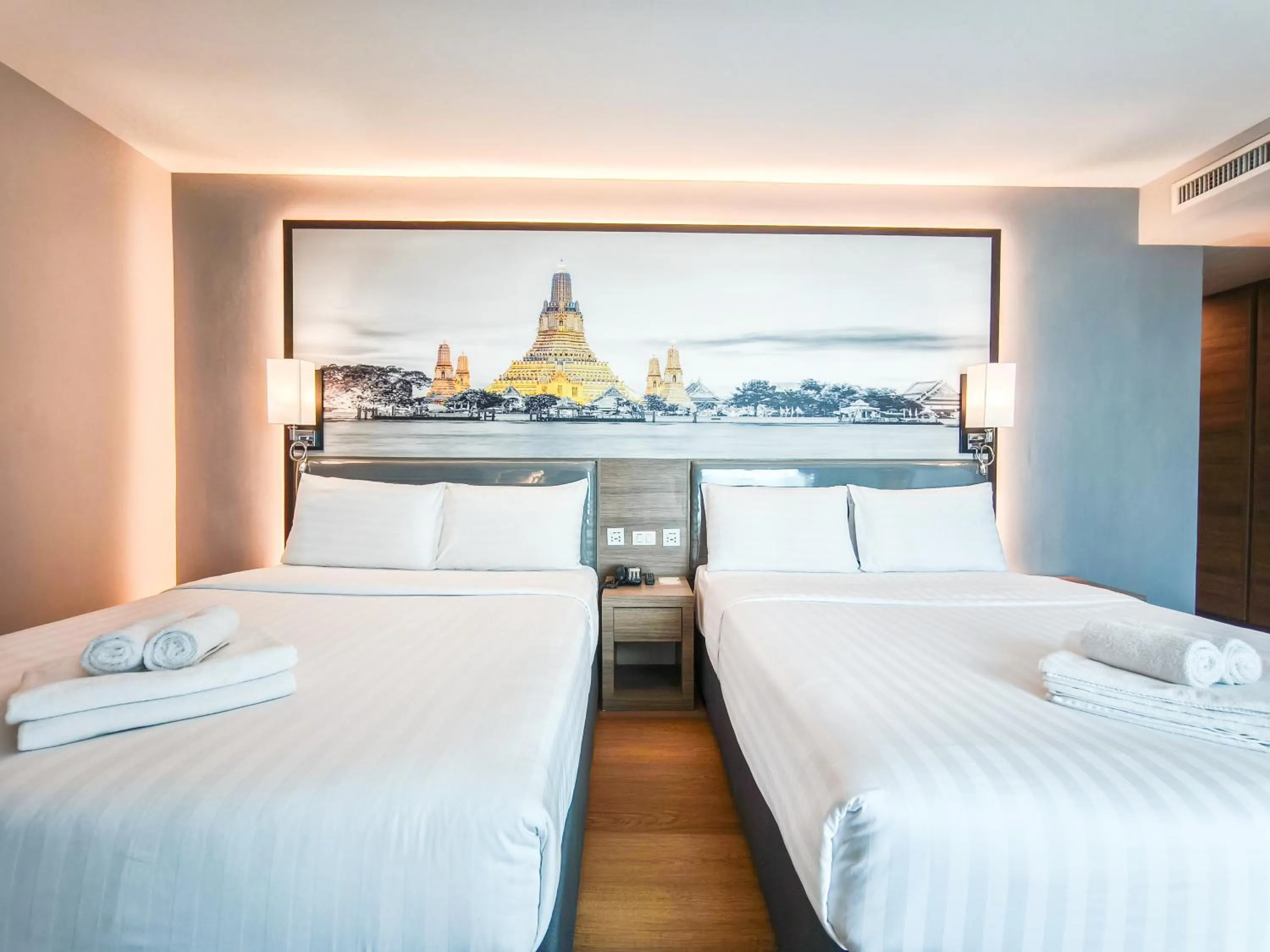 Bed in Citrus Sukhumvit 11 by Compass Hospitality