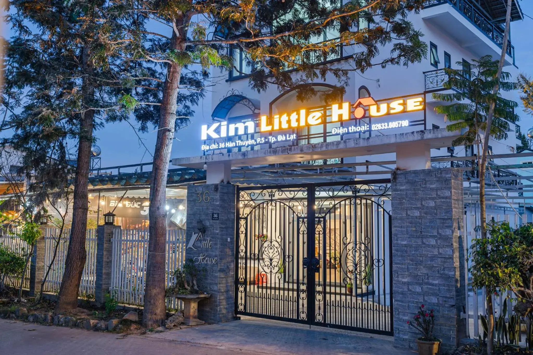 Property building in Kim Little Hotel Dalat Property building in Kim Little Hotel Dalat