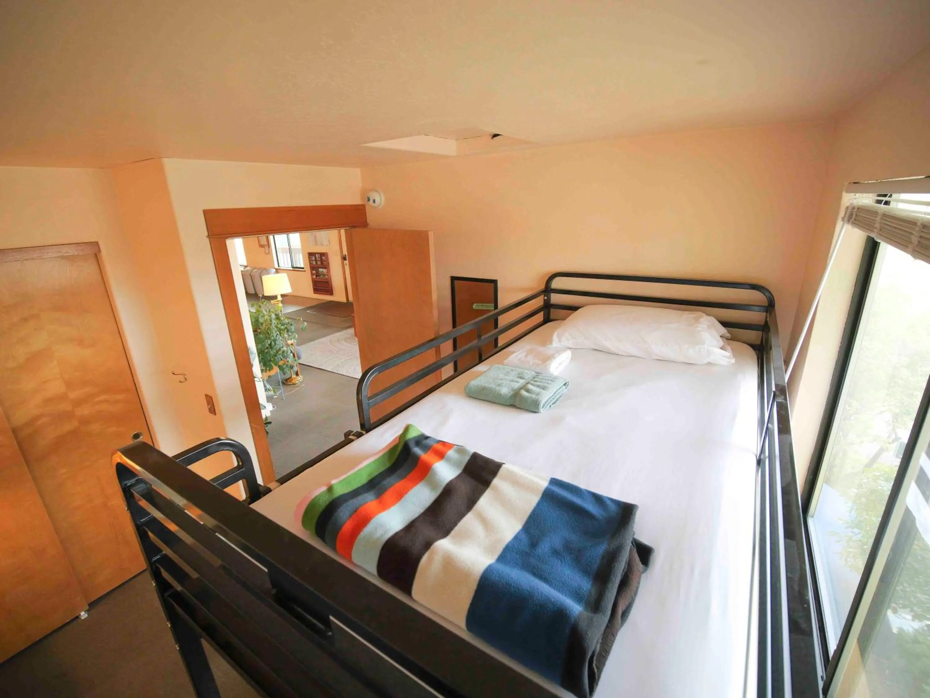 Bed in Ashland Commons Hostel