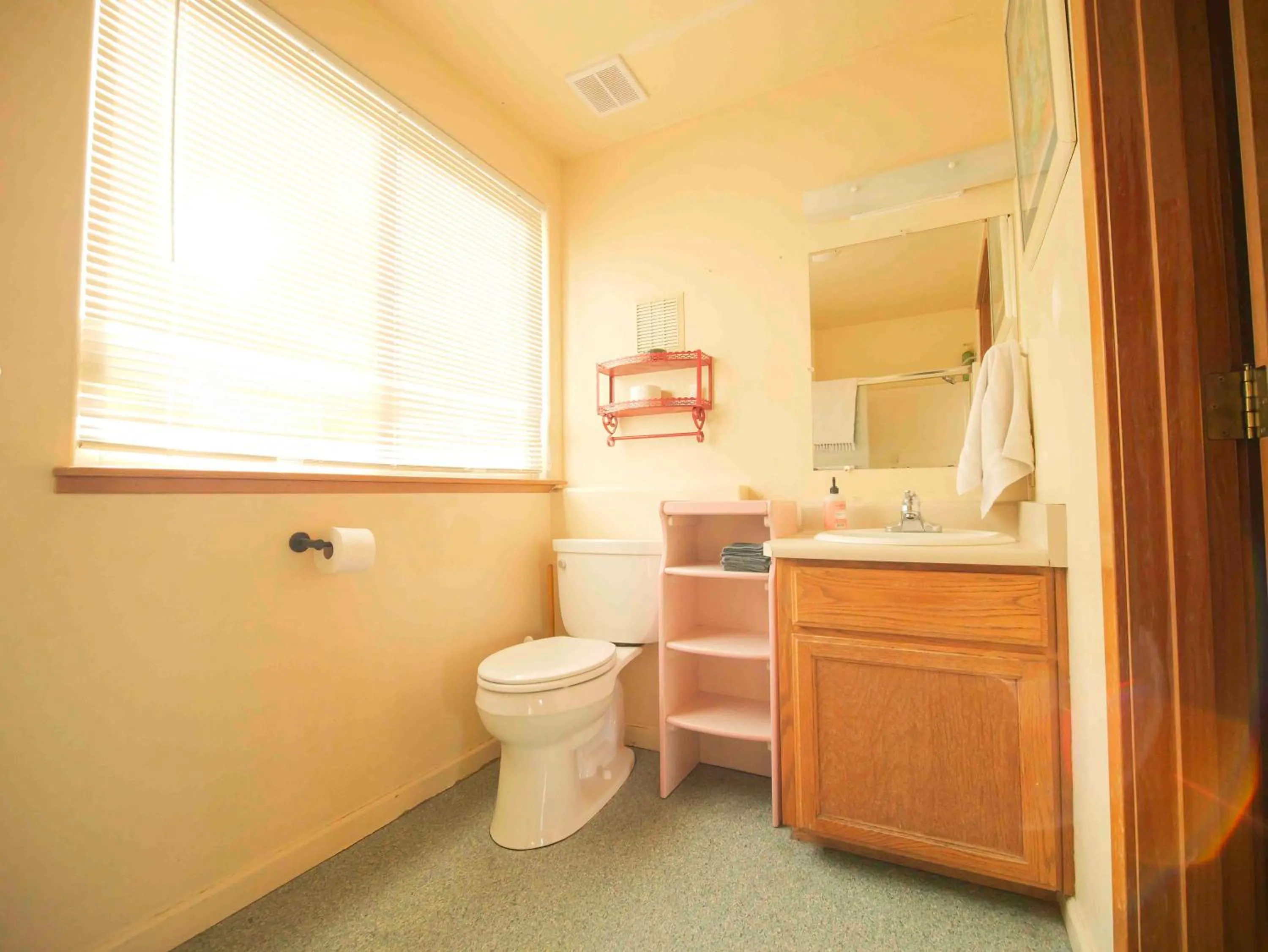 Ashland Commons Hostel