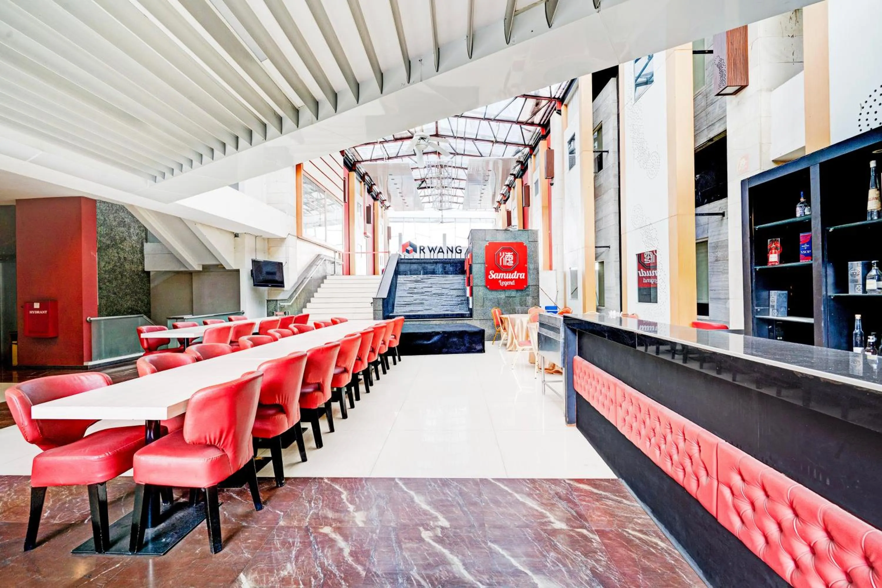 Restaurant/places to eat in Townhouse Oak Cihampelas Near Ciwalk Formerly Promenade Hotel