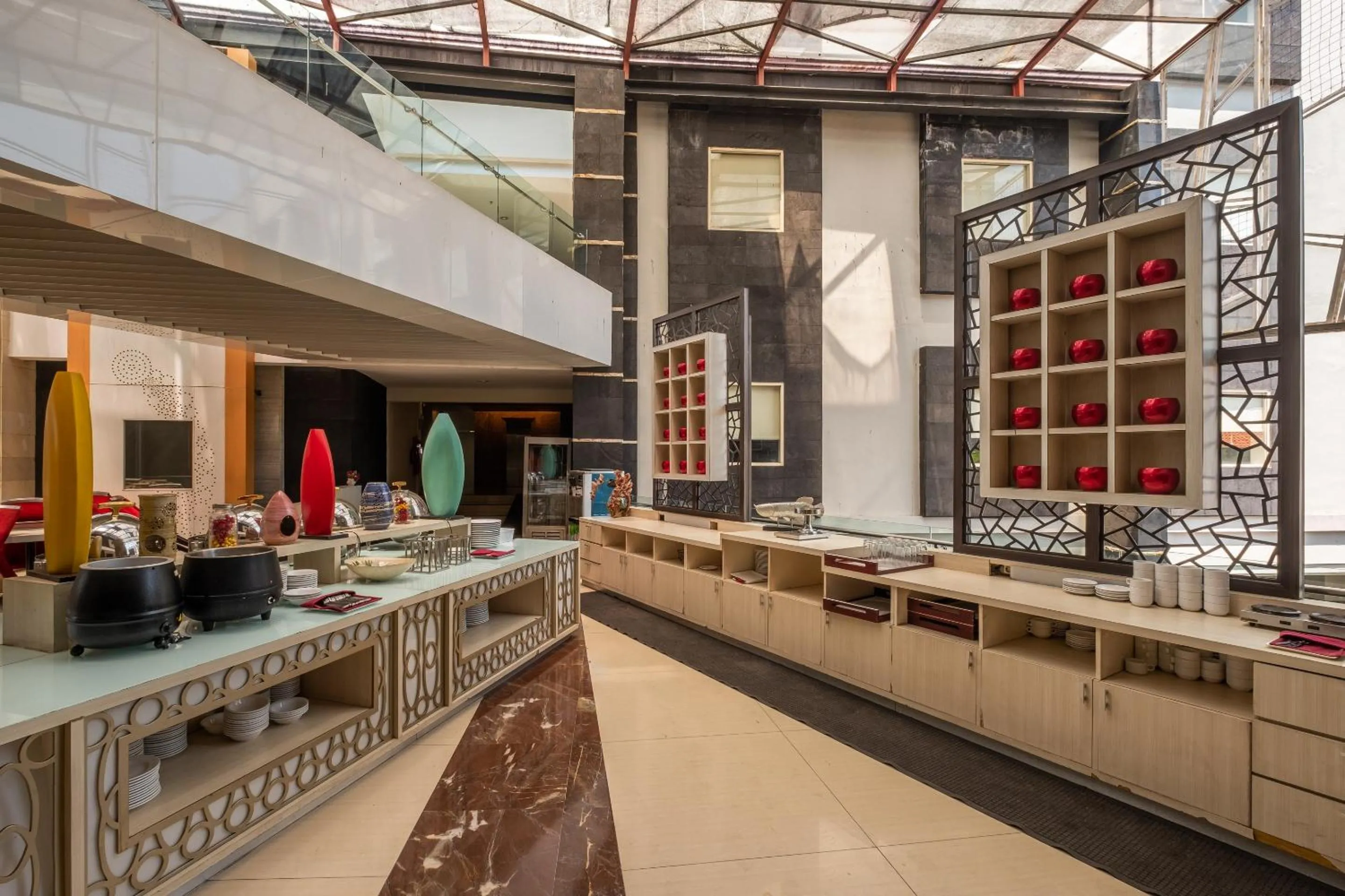 Restaurant/places to eat in Townhouse Oak Cihampelas Near Ciwalk Formerly Promenade Hotel