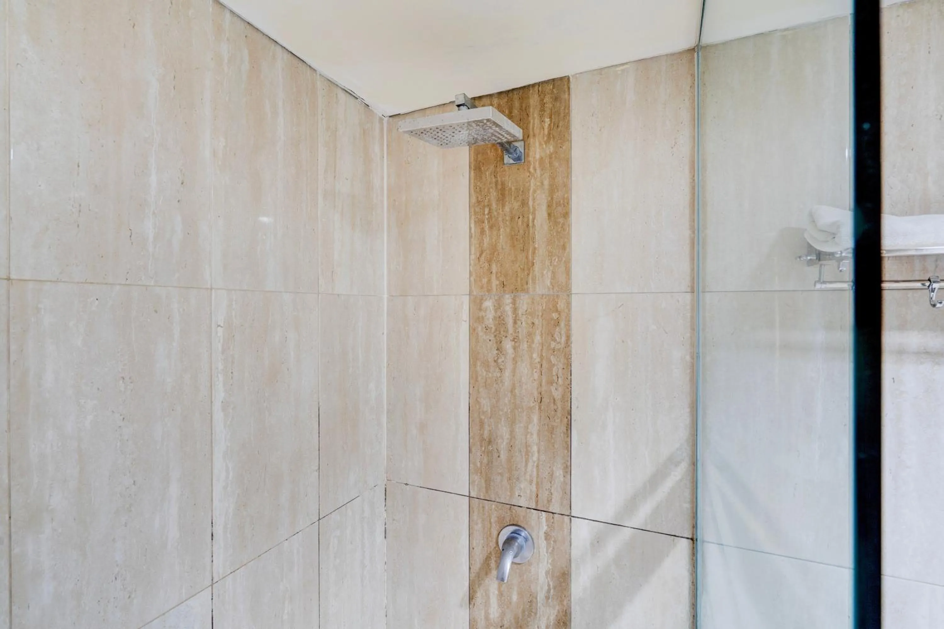 Bathroom in Townhouse Oak Cihampelas Near Ciwalk Formerly Promenade Hotel