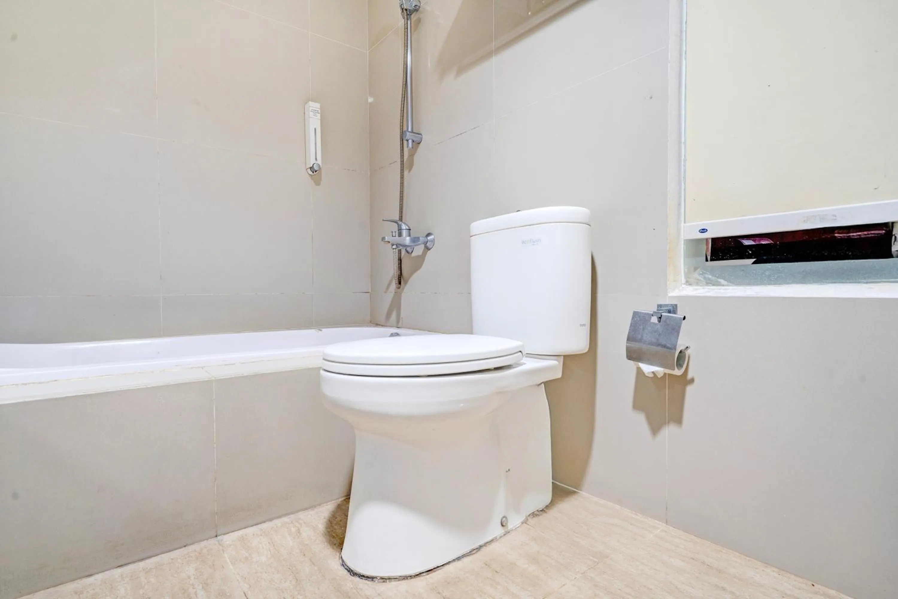 Bathroom in Townhouse Oak Cihampelas Near Ciwalk Formerly Promenade Hotel