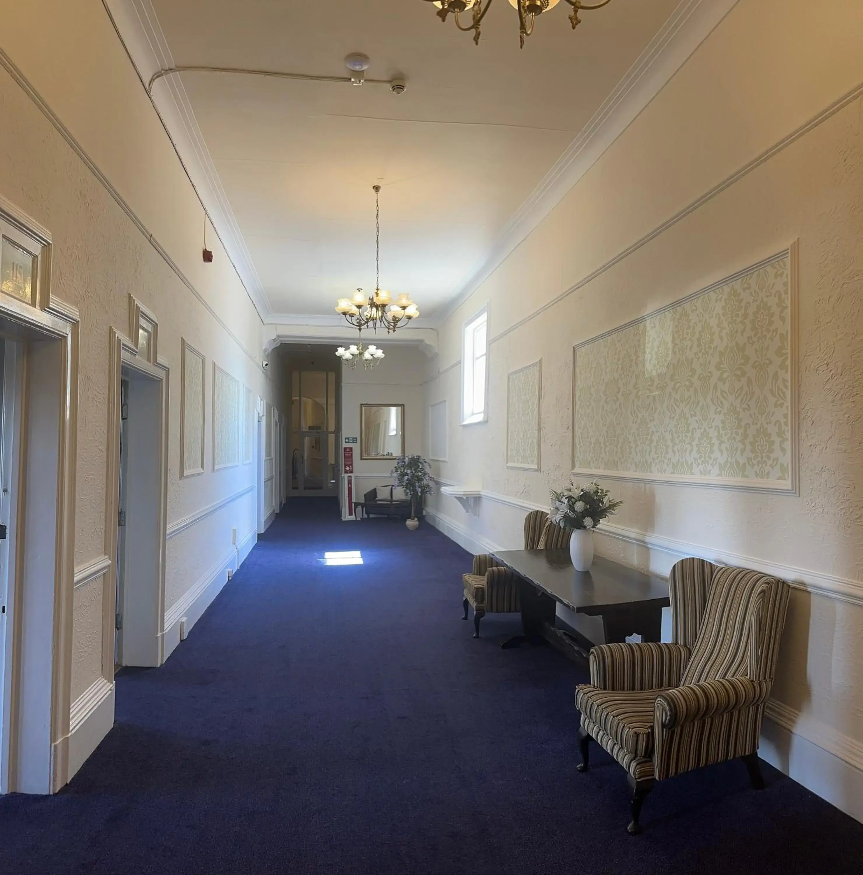 Standard Triple Room in Royal Clifton Hotel Standard Triple Room in Royal Clifton Hotel