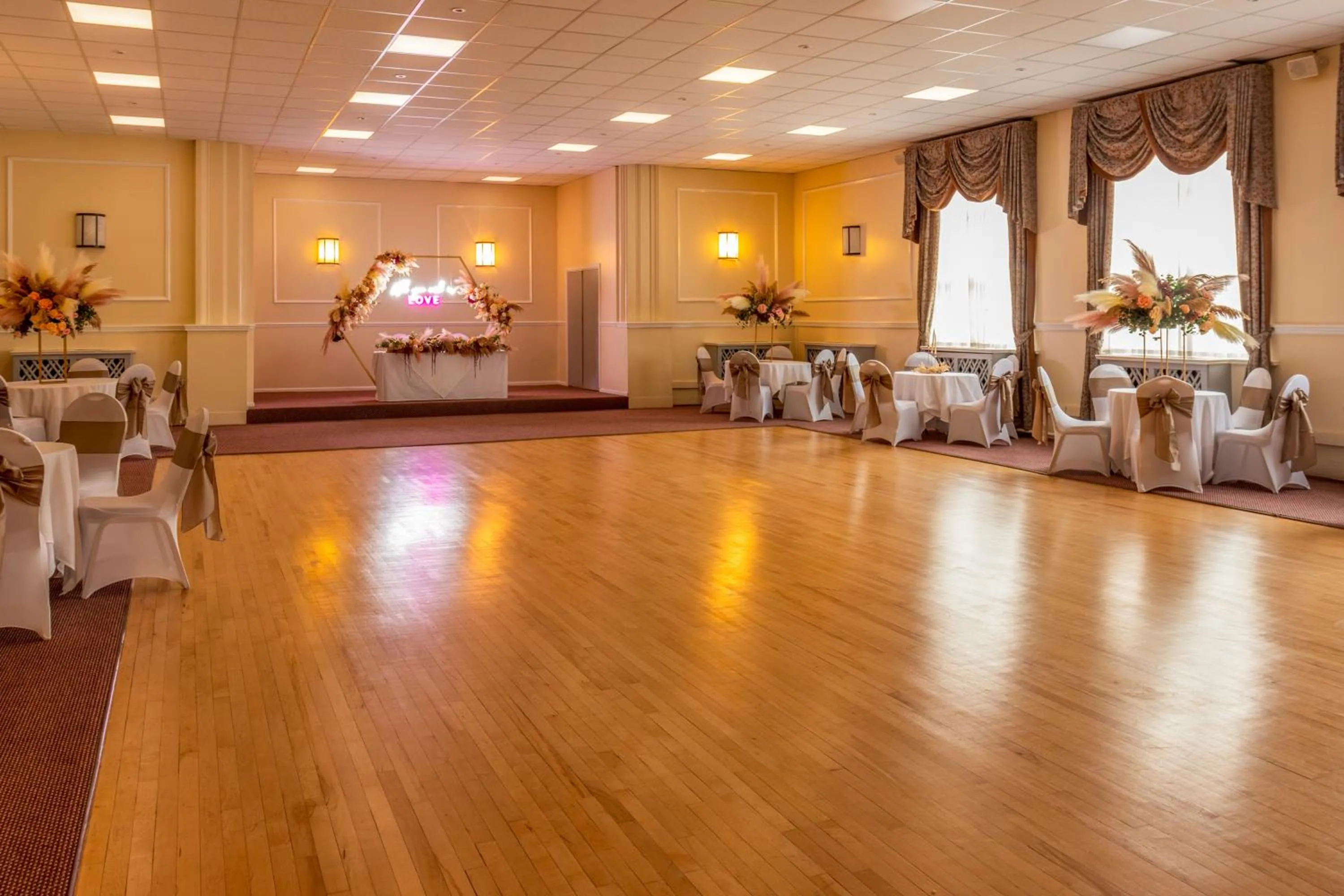 Banquet/Function facilities in Royal Clifton Hotel