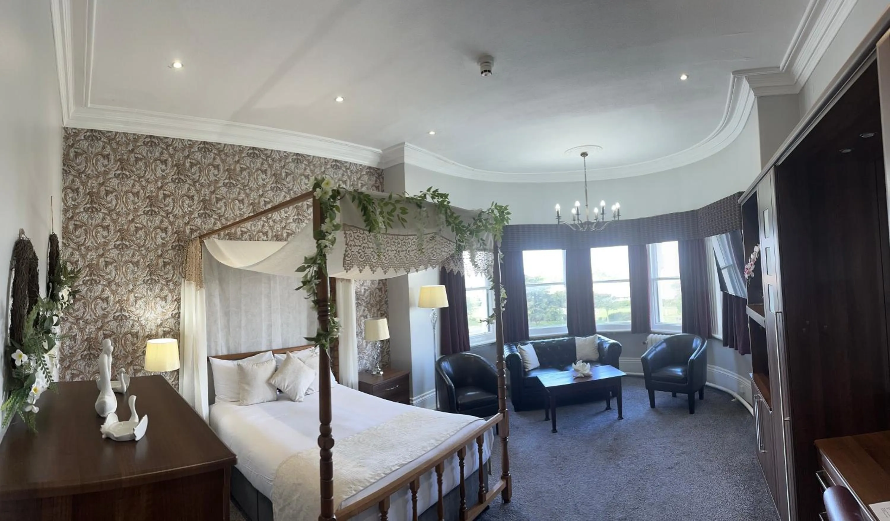 Bed in Royal Clifton Hotel