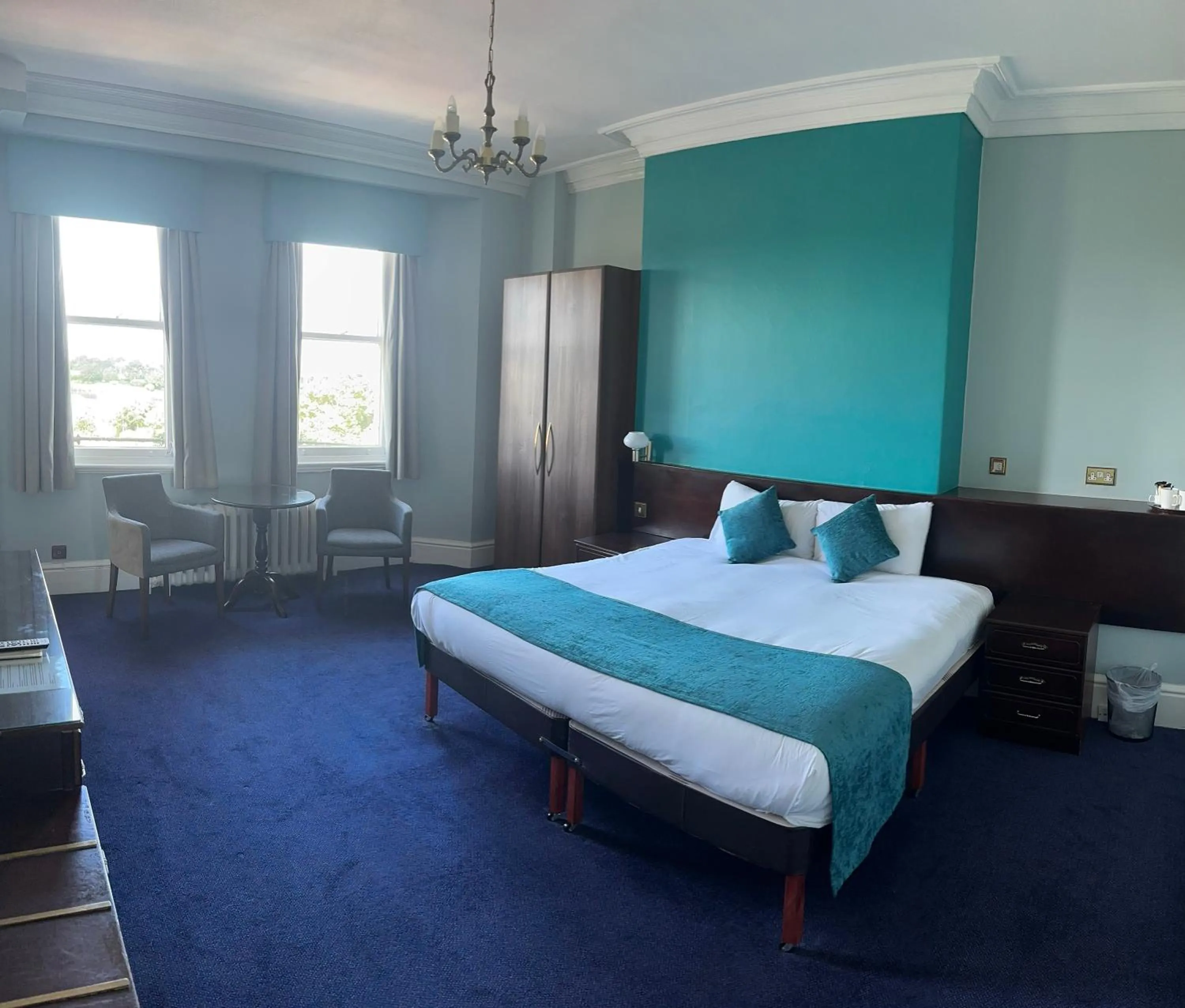 Bed in Royal Clifton Hotel