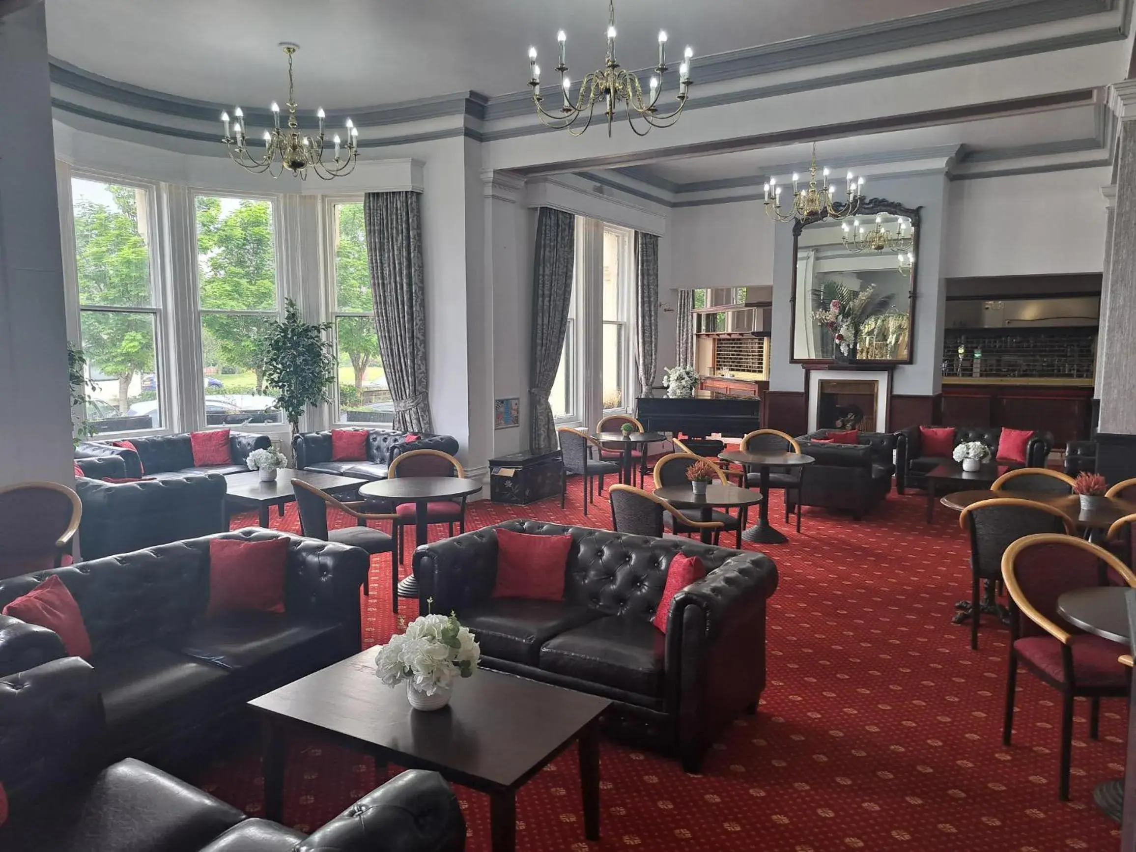 Lobby or reception in Royal Clifton Hotel Lobby or reception in Royal Clifton Hotel