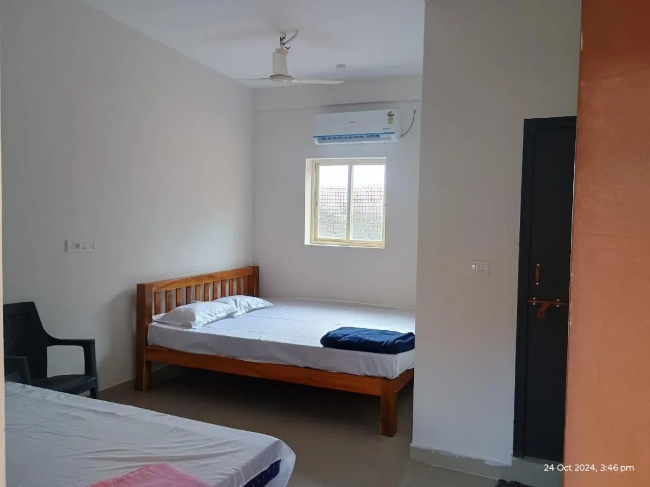 Photo of the whole room, Bed in Oceanic Stay And Restaurant Gokarna