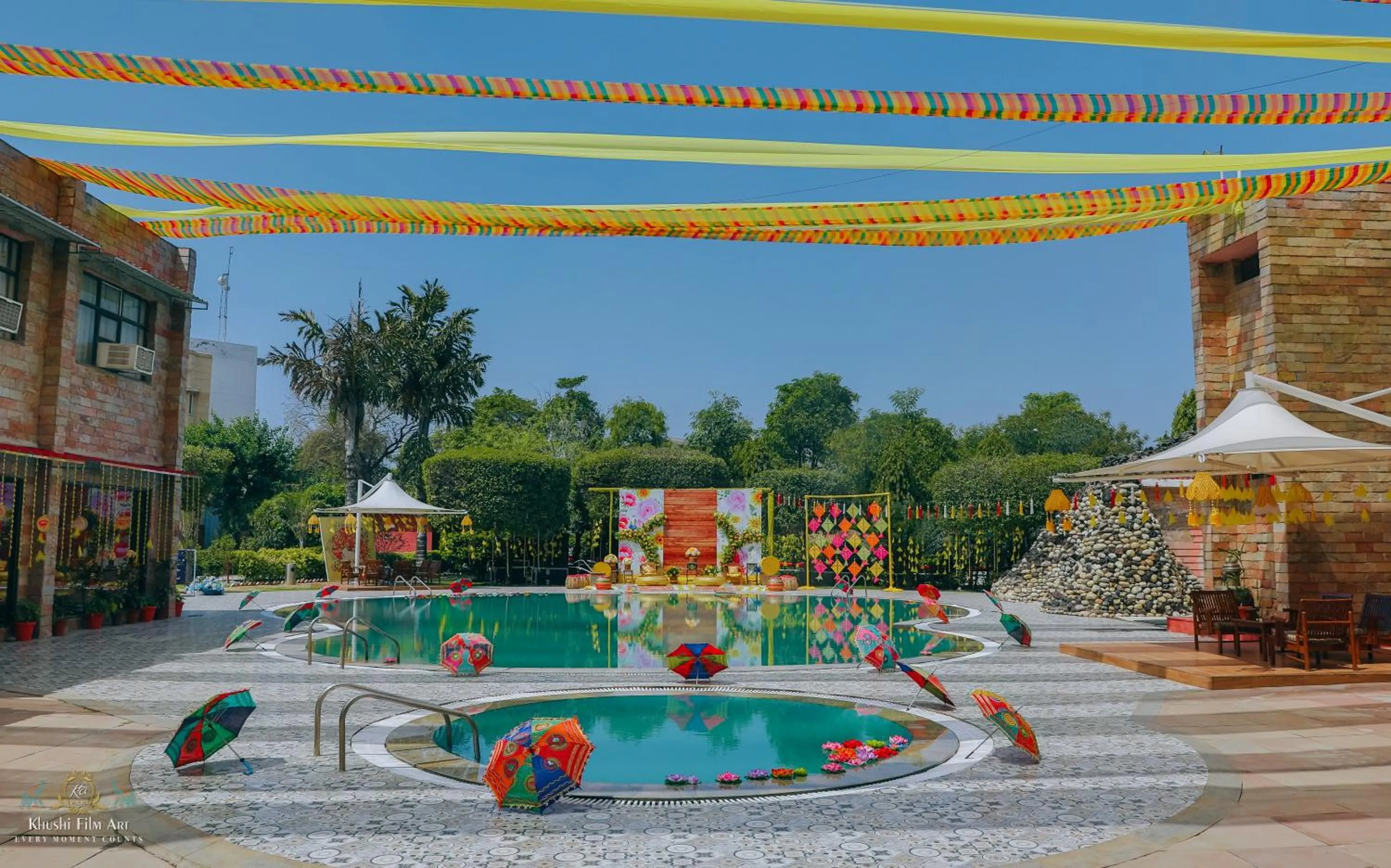 Swimming pool in Tivoli Heritage Palace, Rewari