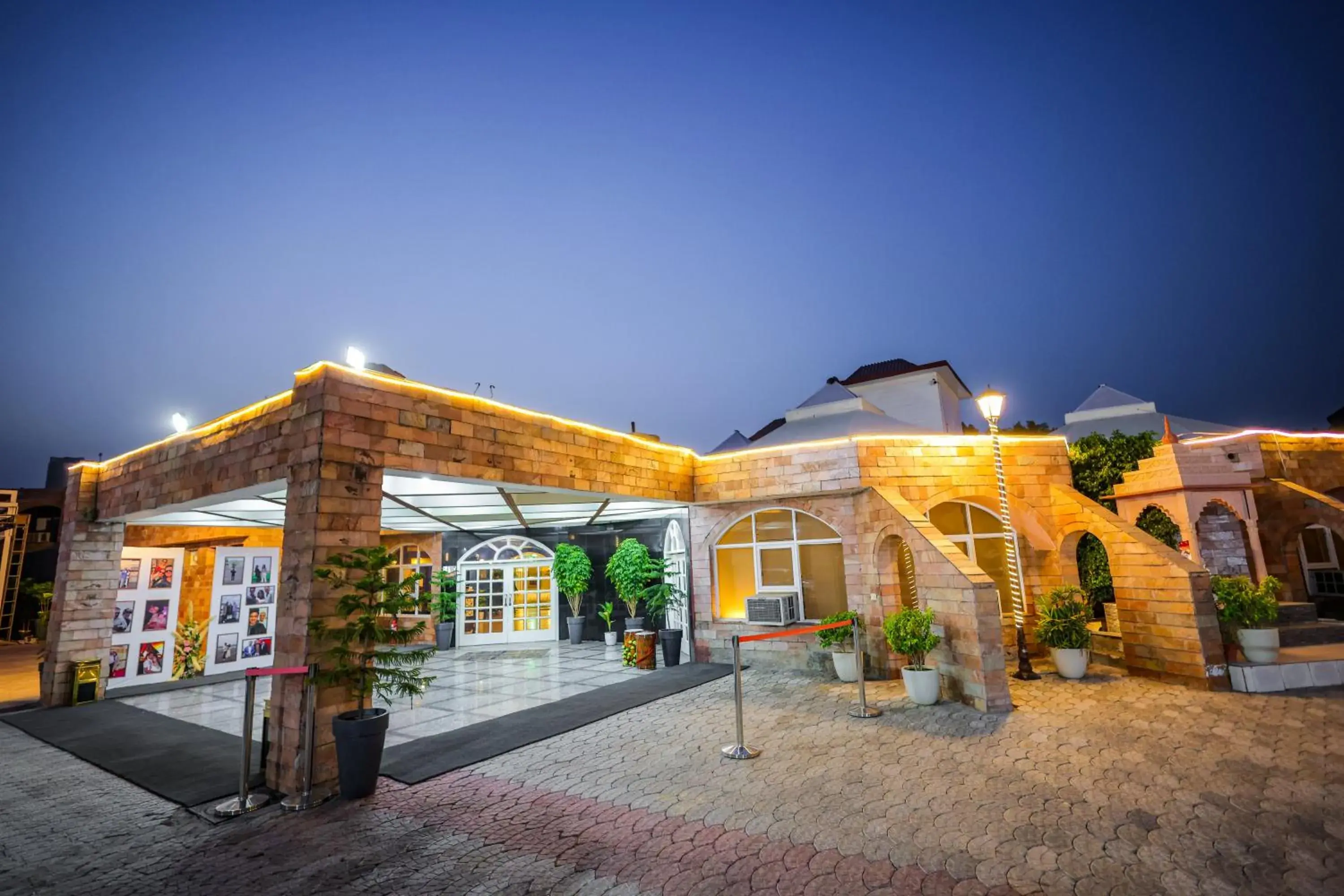 Facade/entrance in Tivoli Heritage Palace, Rewari Facade/entrance in Tivoli Heritage Palace, Rewari