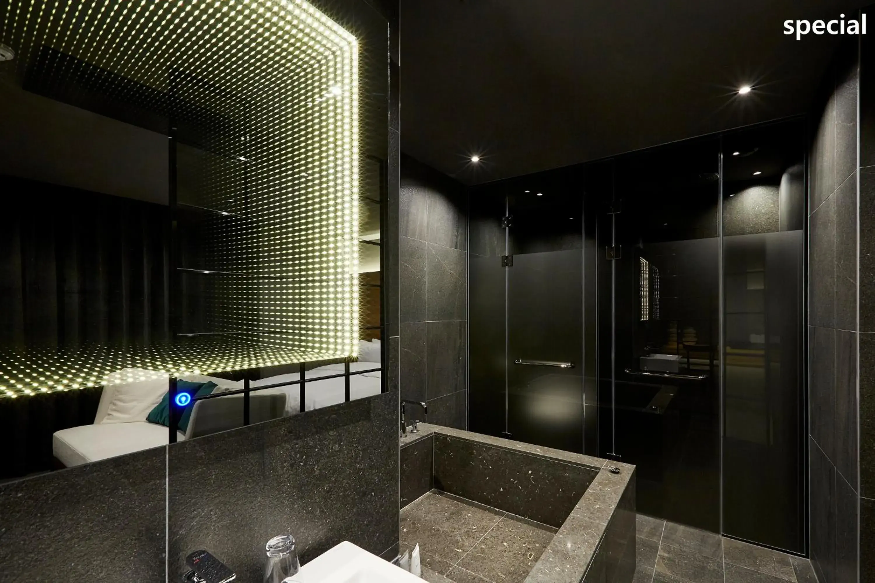 Shower in Hotel The Artist Yeoksam Shower in Hotel The Artist Yeoksam