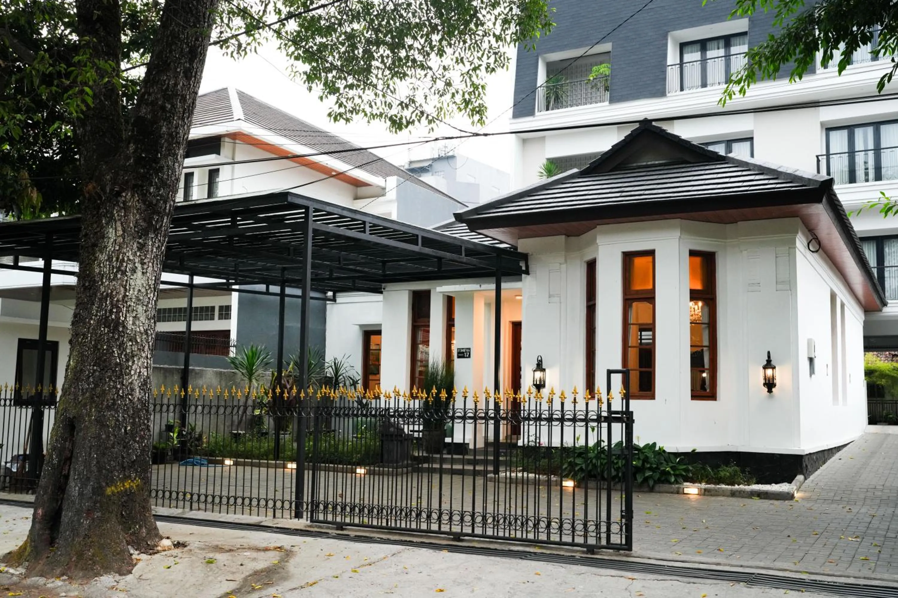Property building in BUMINAKURA